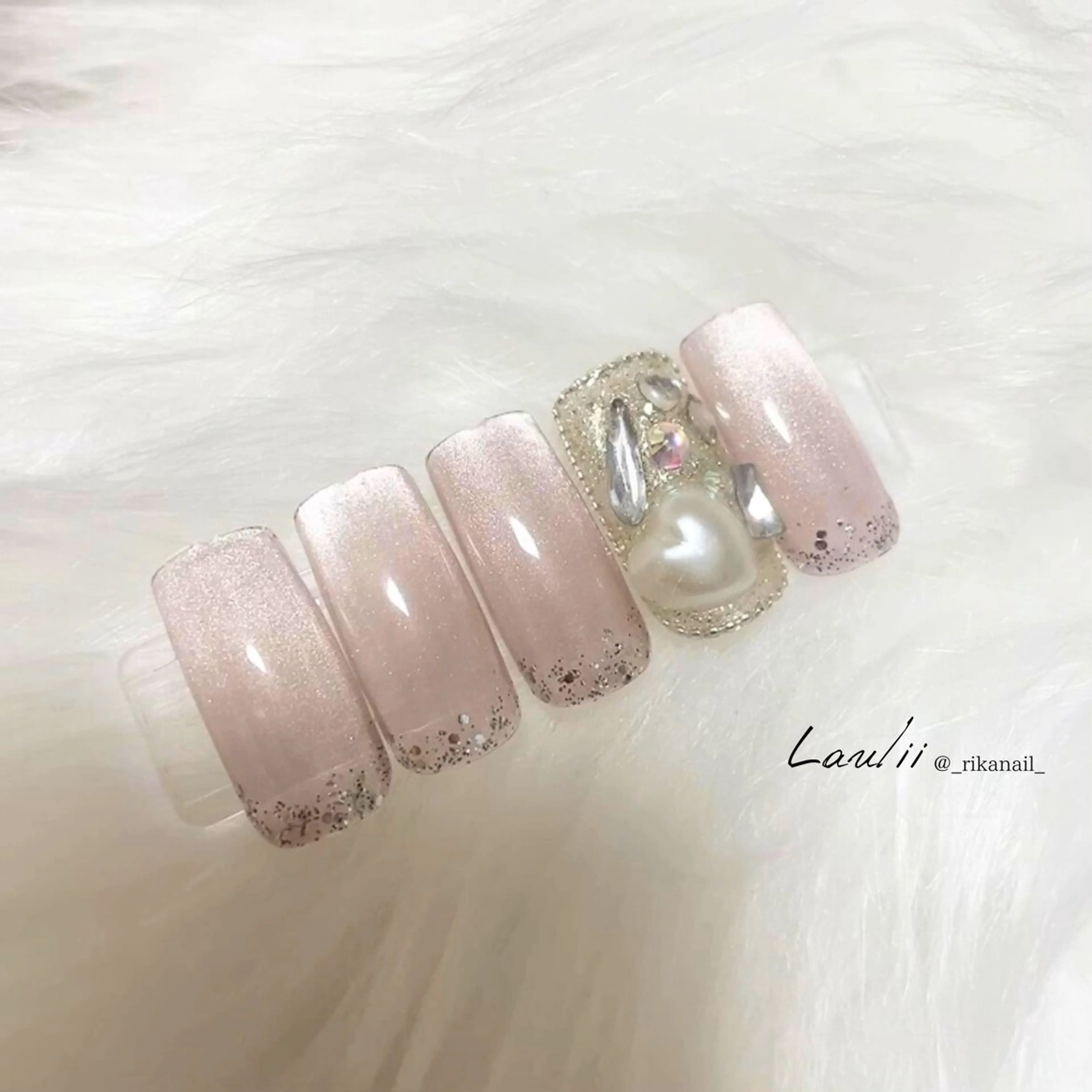 ネイル ニュアンスネイル privatesalon Laulii所属・Laulii RIKAのネイルデザイン