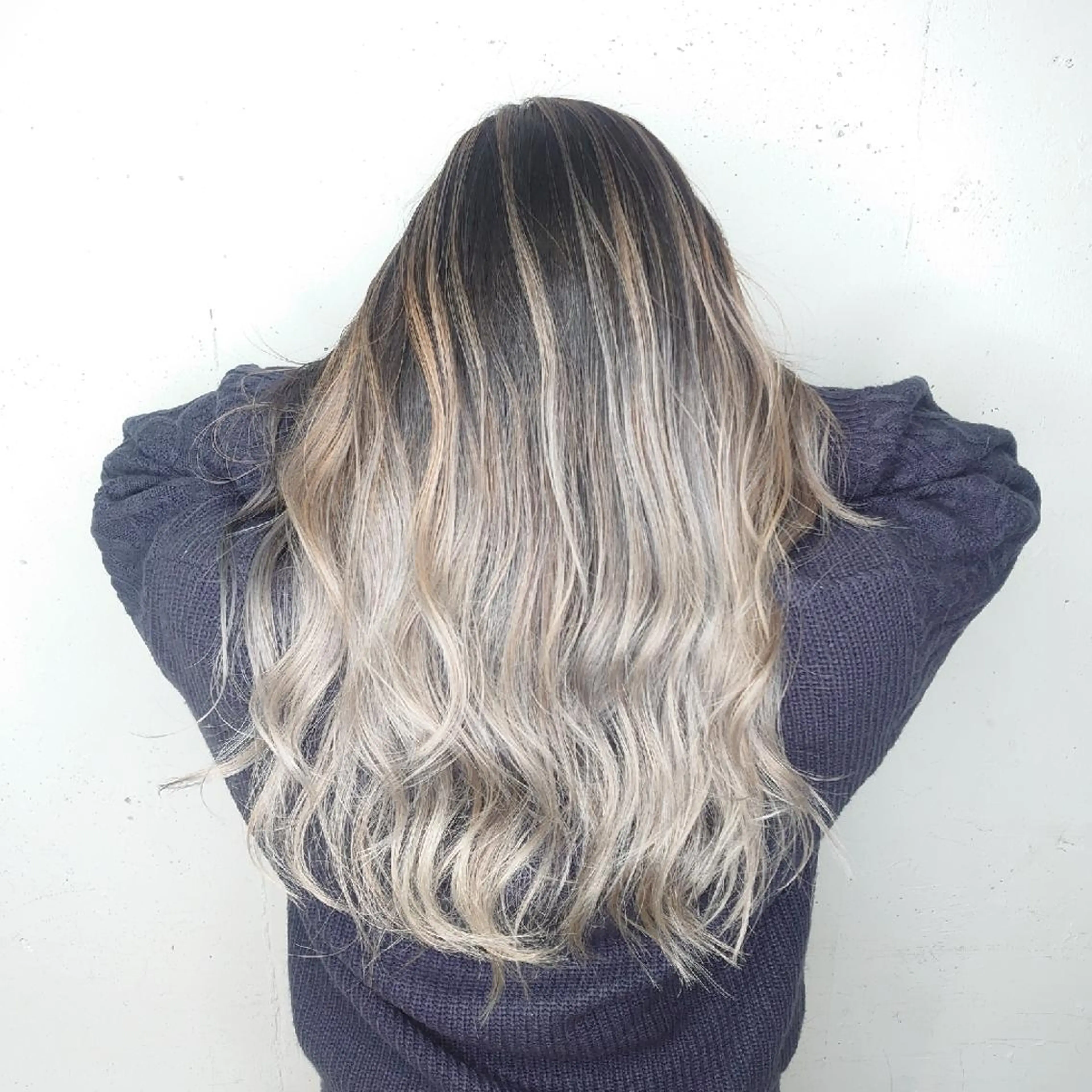 セミロング カラー バレイヤージュ デザインカラー レイヤーカット カット ヘアカラー E Komo hair所属・Wow❕E Komo hair 永井一輝のヘアスタイル