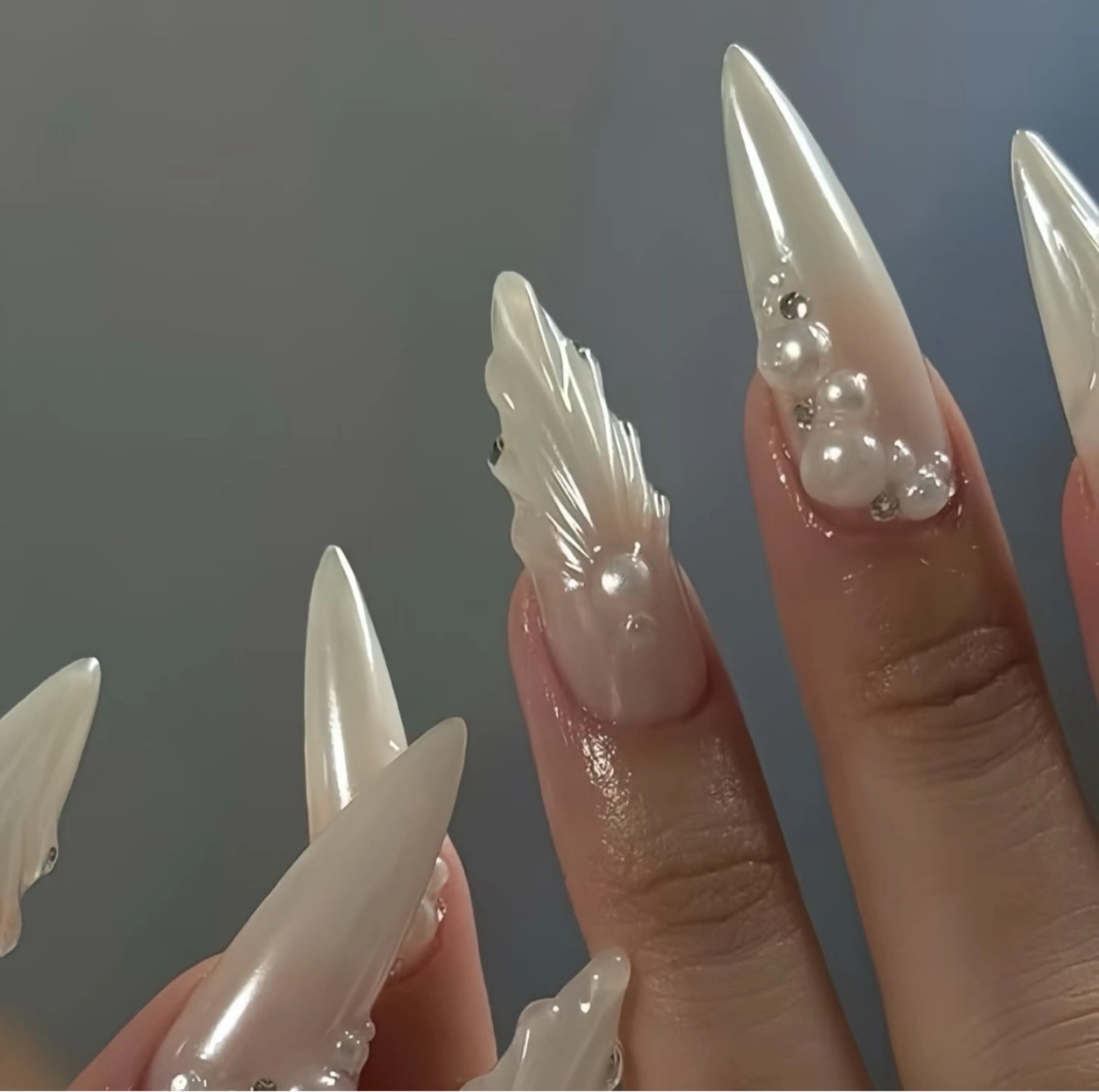 ネイル フットネイル フレンチネイル グラデーション ハート 韓国ネイル ハンドネイル Lynn nail  salon所属・Lynn_ Nailのネイルデザイン