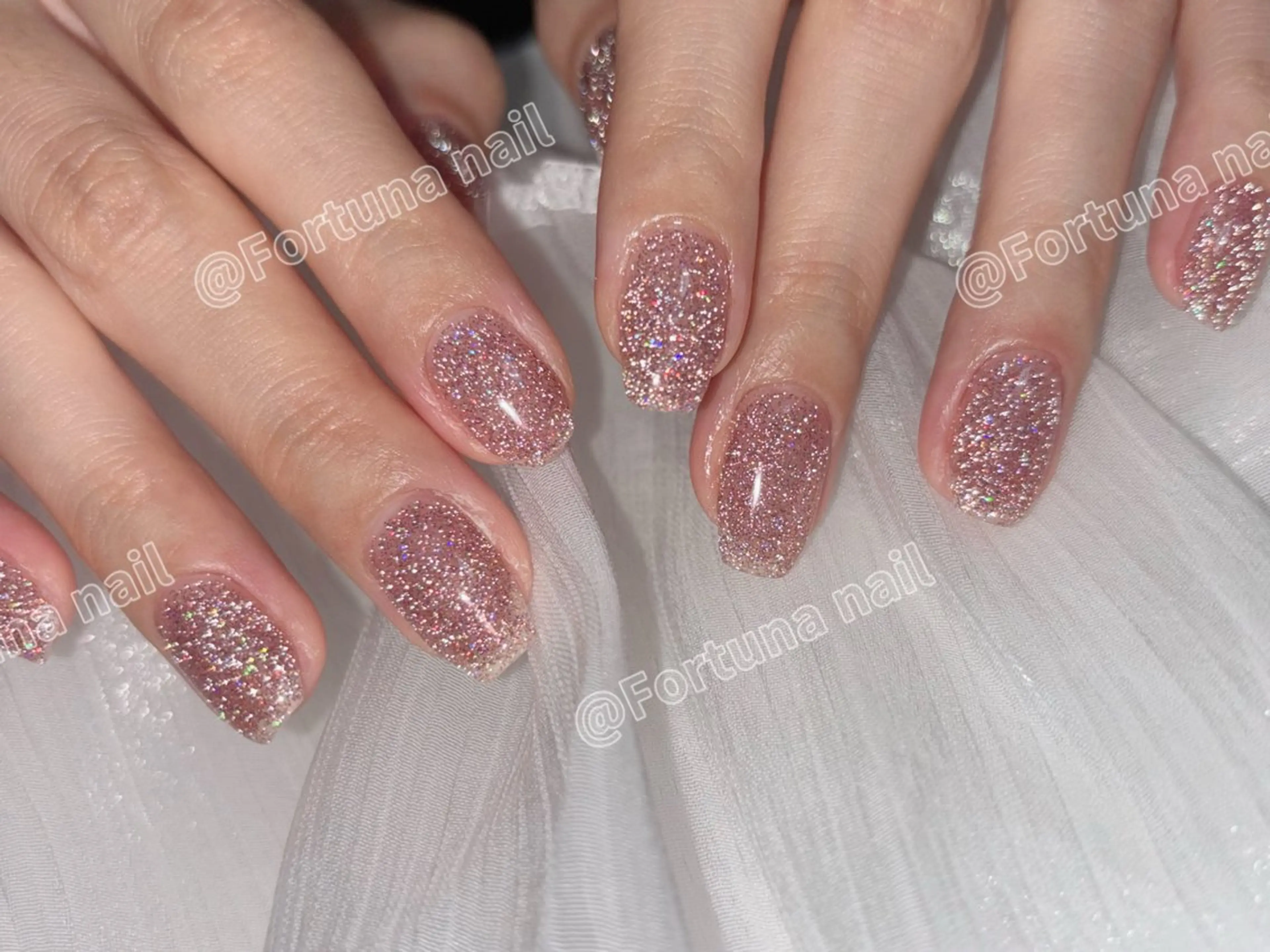 ネイル フラッシュネイル ワンカラーネイル ハンドネイル ハンドケア Nail •Head スパFortunaのネイルデザイン