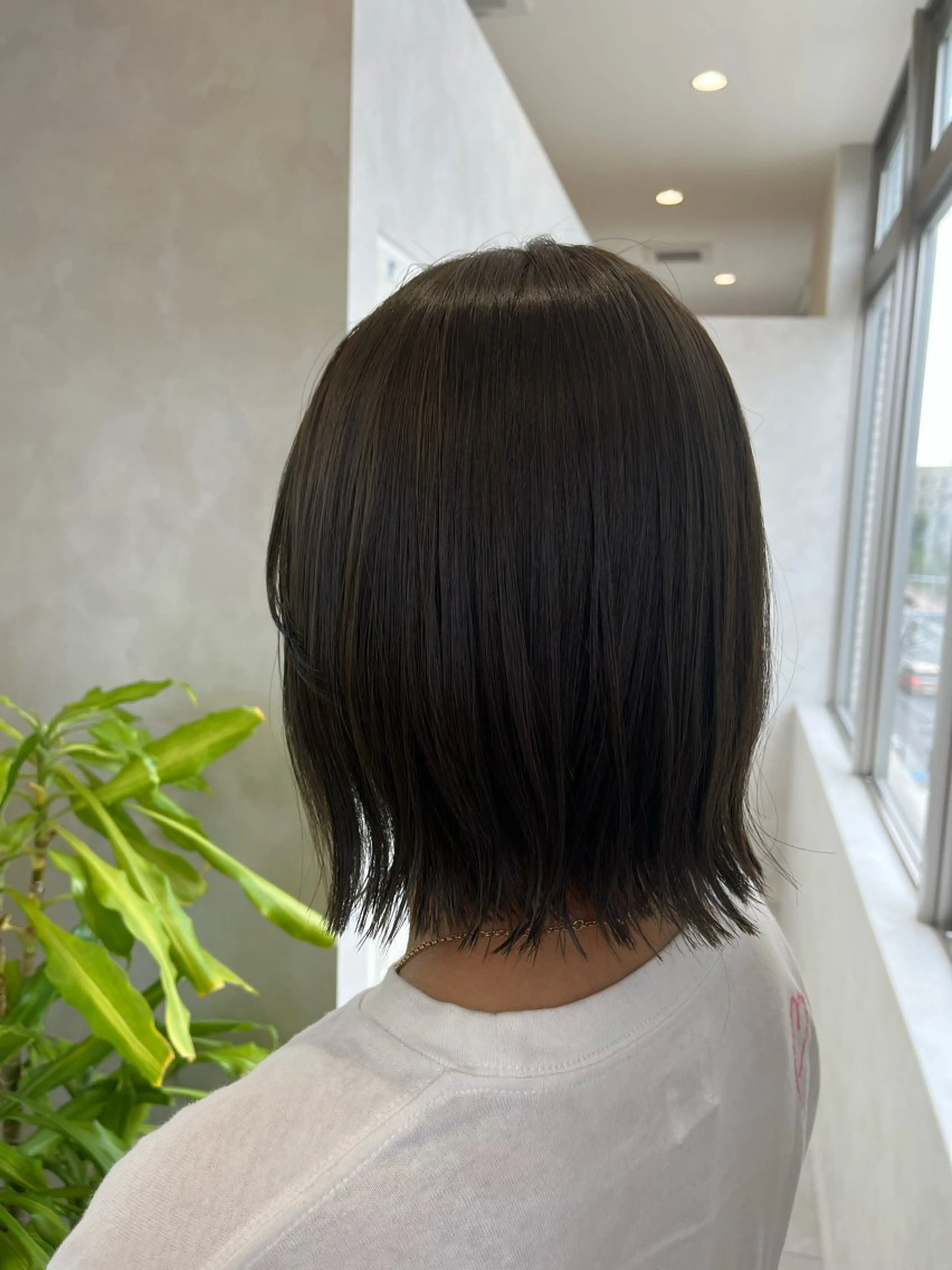 ミディアム ボブ 外ハネヘア Eleanor枚方店 越海舞のヘアスタイル