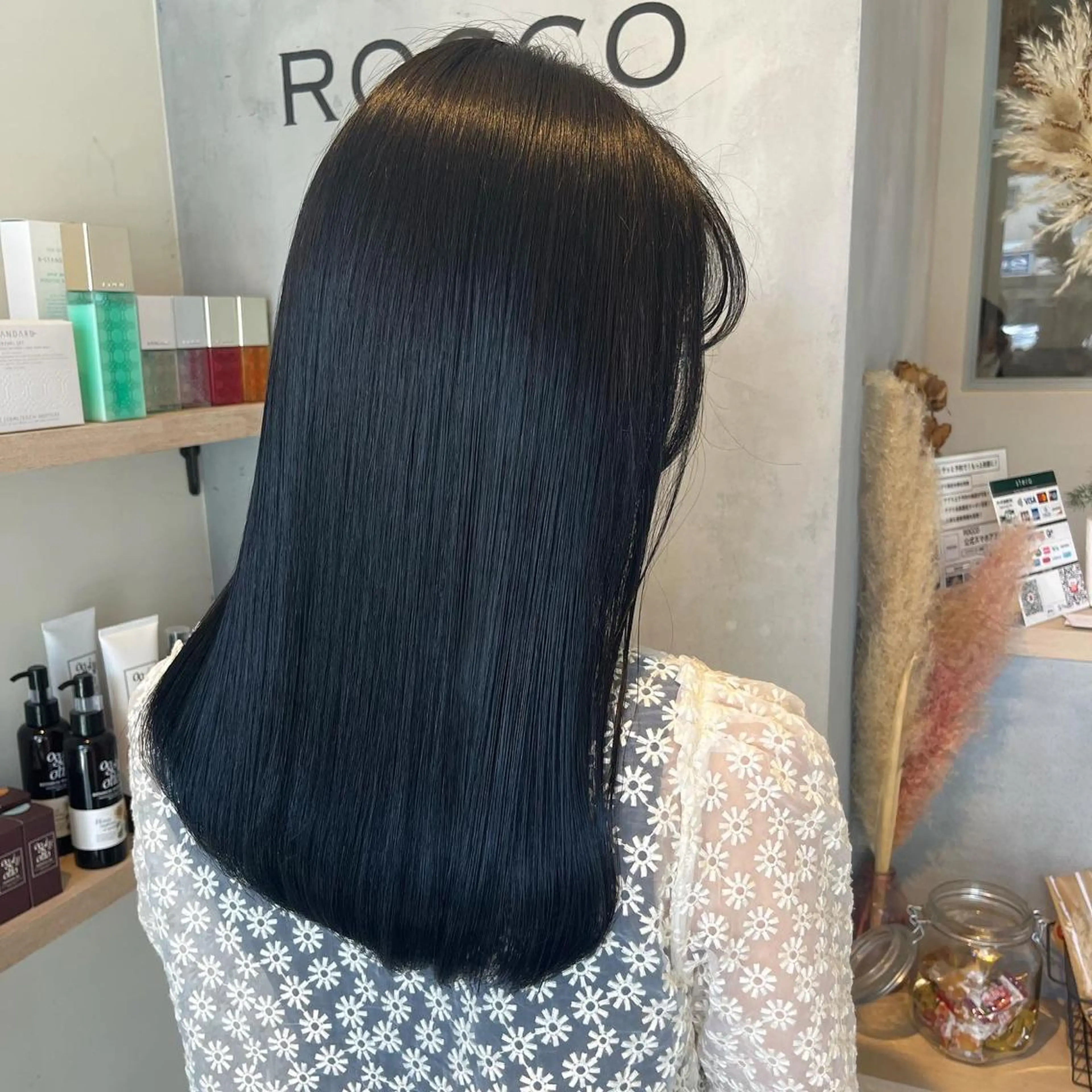 セミロング ヘアカラー mai ROCCOのヘアスタイル