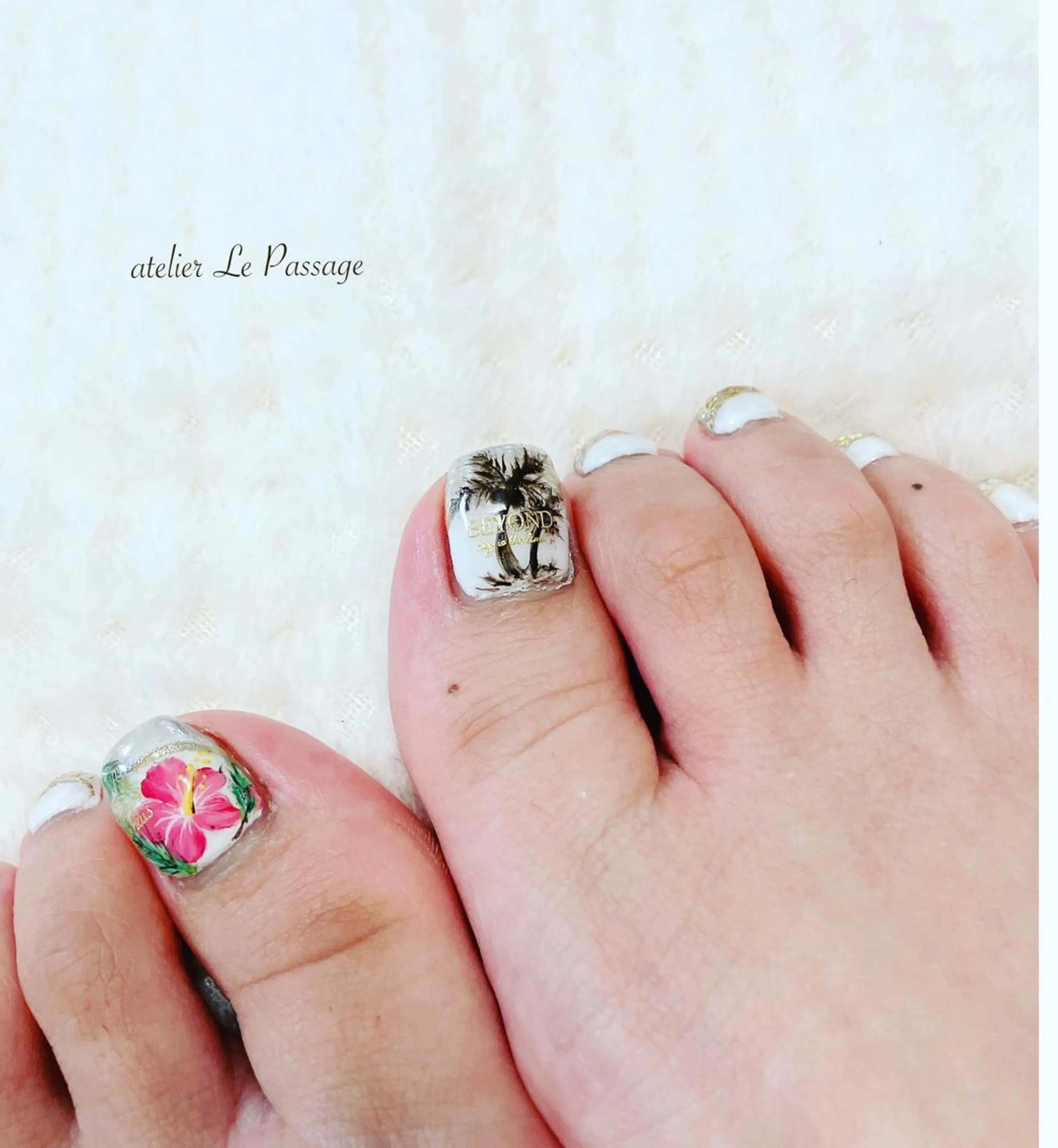 ネイル フットネイル ジェルネイル パラジェル 夏ネイル Atelier Le Passage所属・h nakatsukaのネイルデザイン
