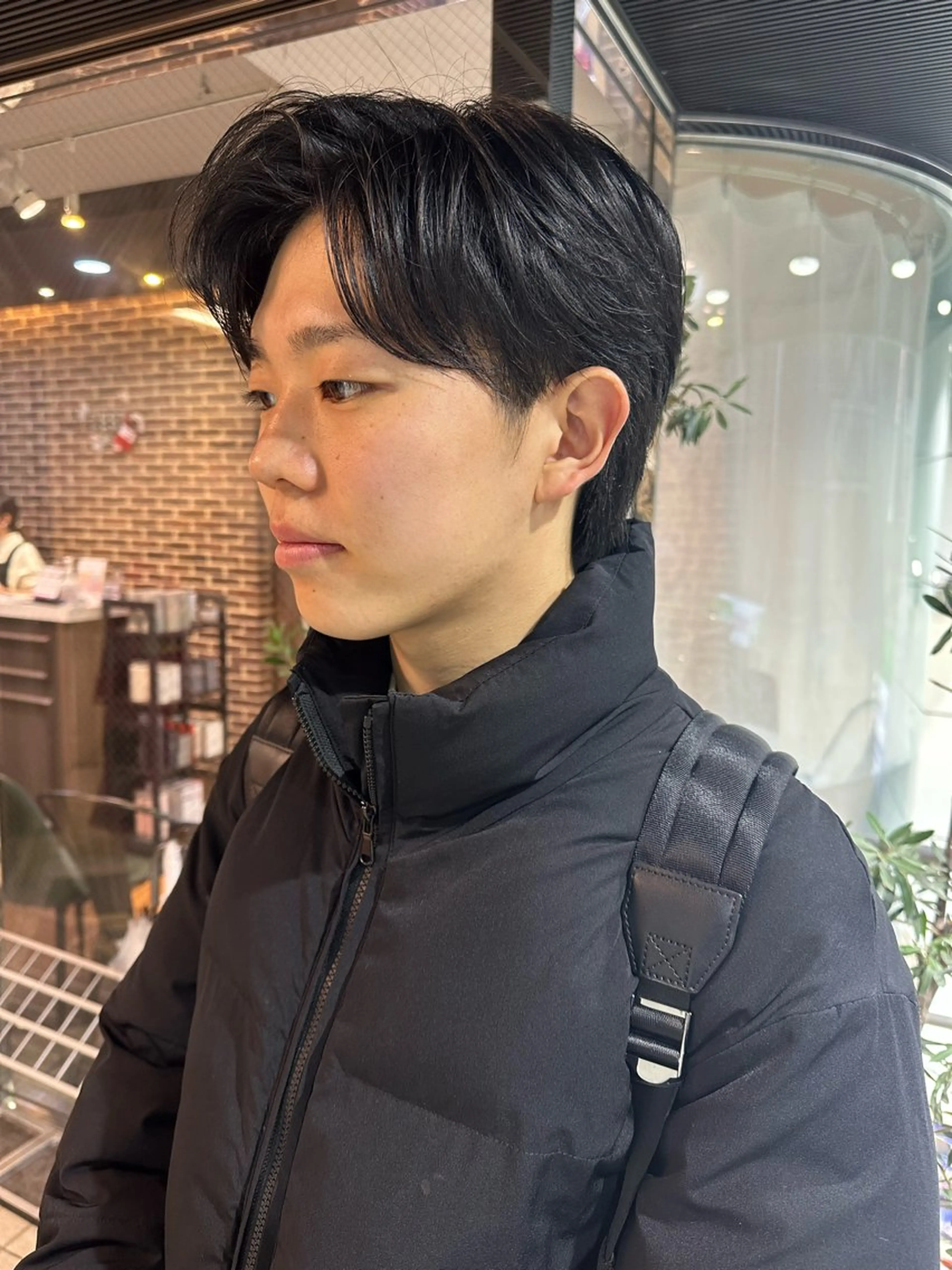 ショート メンズ メンズブリーチ センターパート メンズインナーカラー メンズ韓国風 マッシュ カット ZESTbis/ Kanami🪐💕のマツエク・マツパデザイン