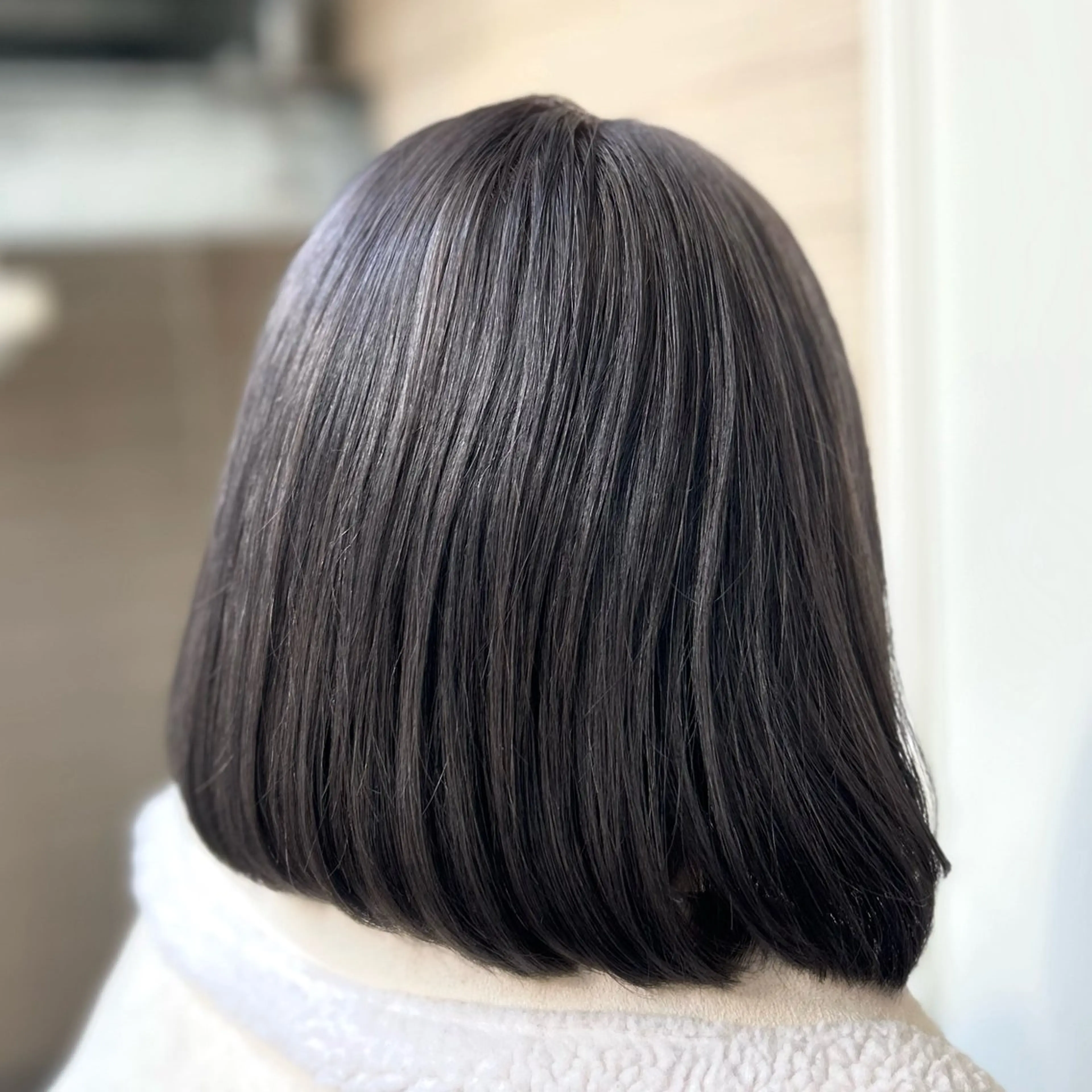ショート カラー ダークグレー 澤木 愛美のヘアスタイル
