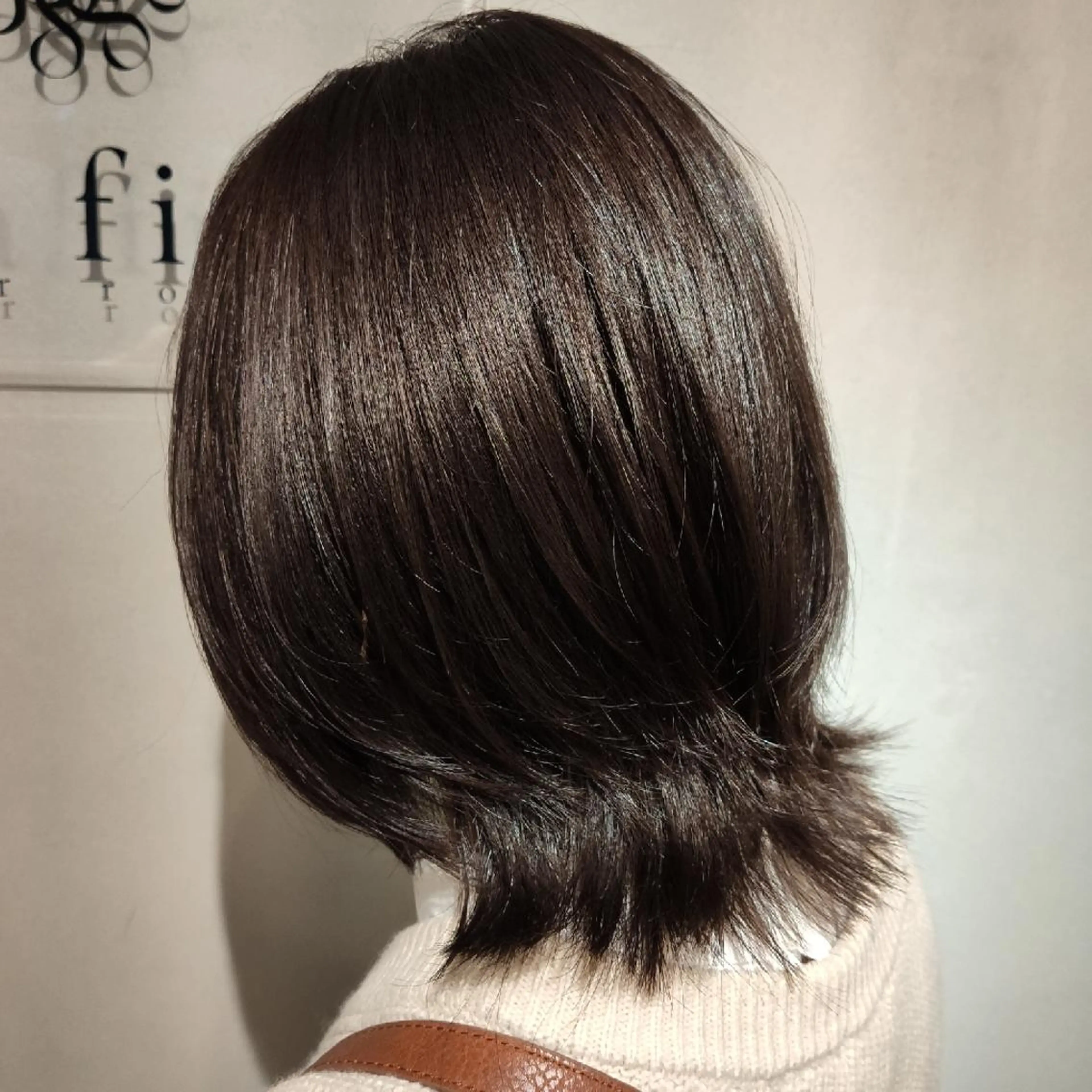 ミディアム 外ハネヘア 伊藤 瞭のヘアスタイル