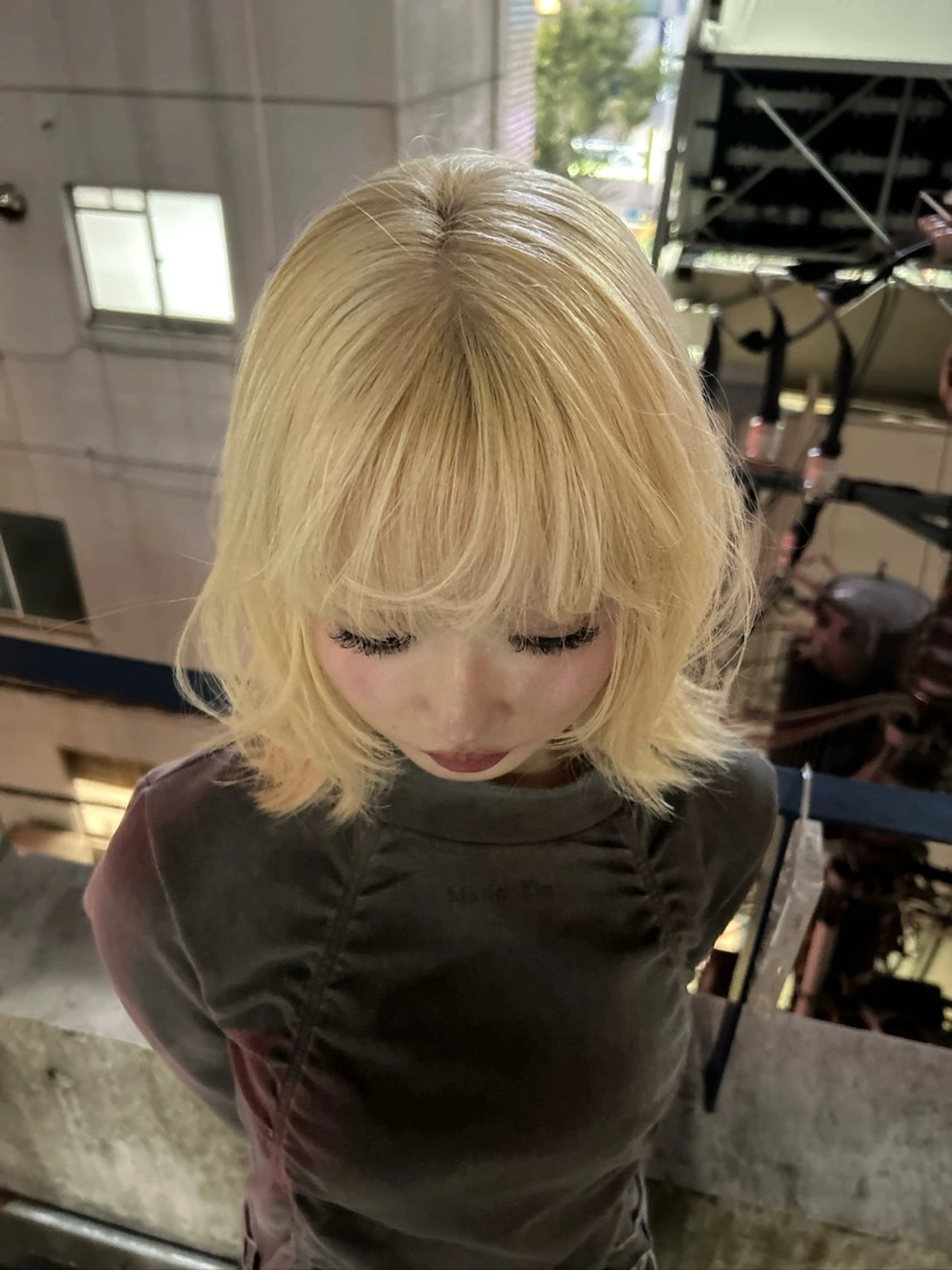 ミディアム カラー 抜きっぱなしブロンド ブロンド カット ヘアカラー ﾘｭｳﾄ/ボブ/ レイヤー/ブリーチのヘアスタイル
