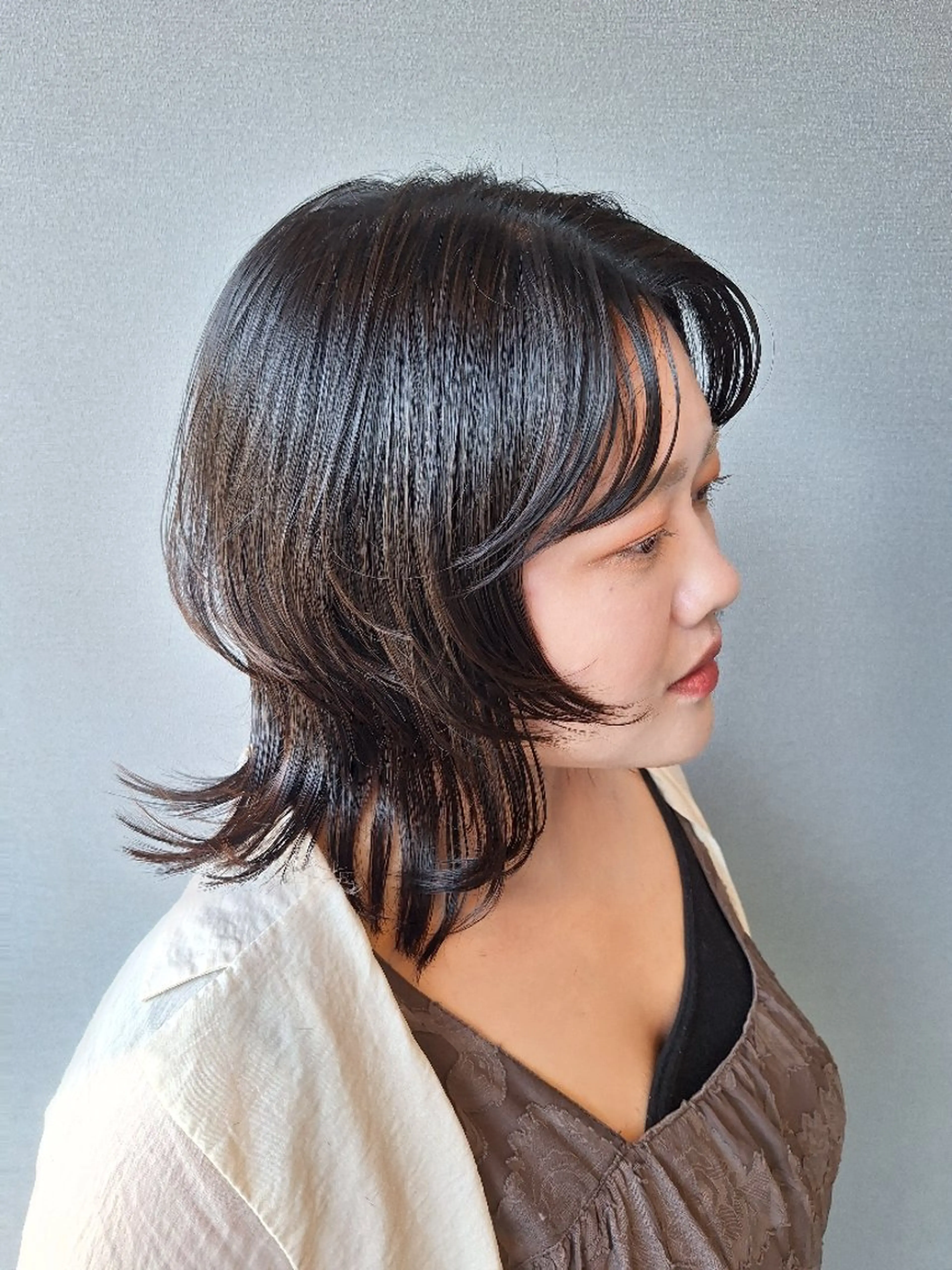 ミディアム ハイレイヤー レイヤーカット ウルフカット yolo.所属・夜特化型ヘアサロン 𓃱yolo.タナベのヘアスタイル