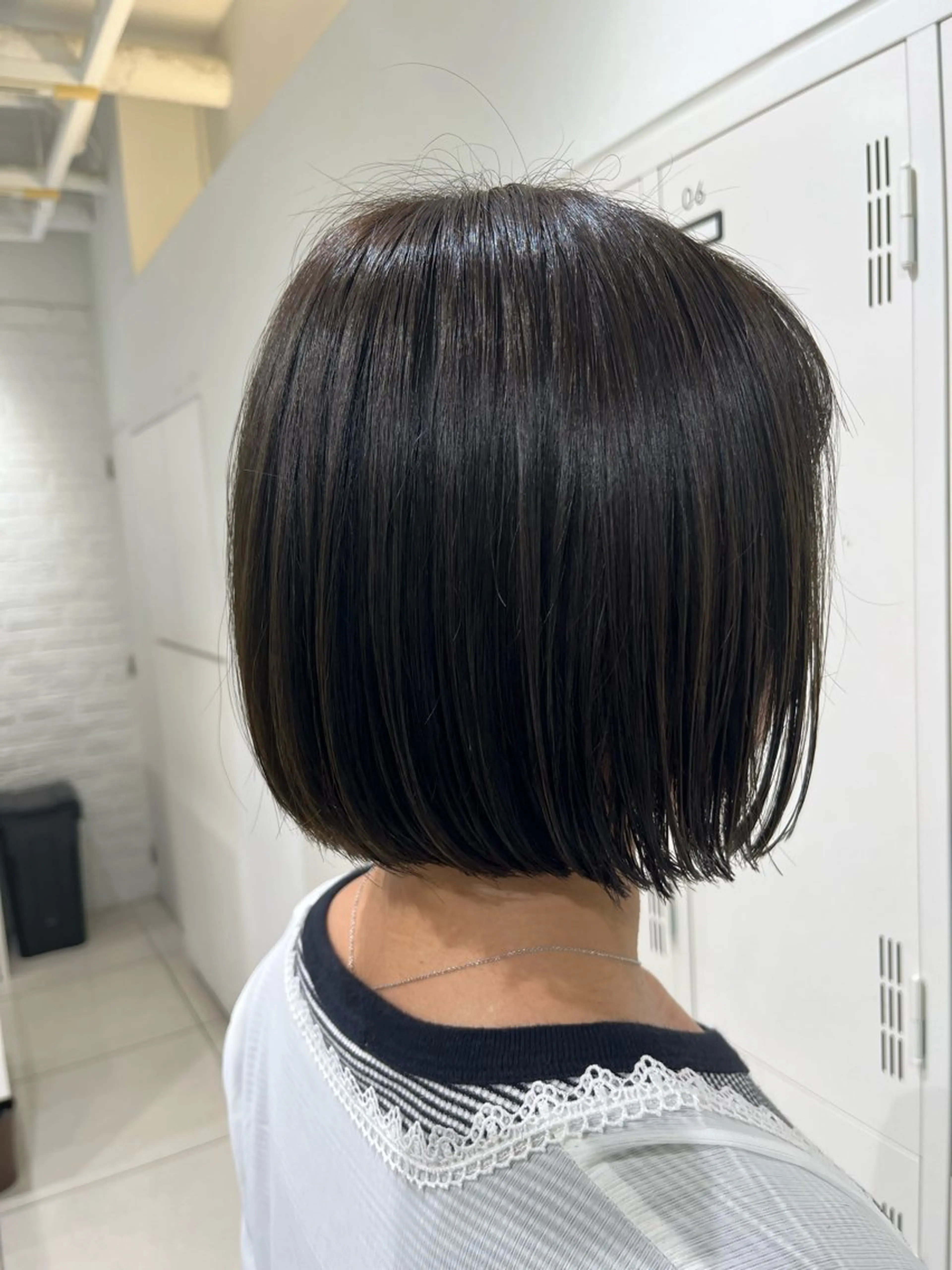 ショート カラー 切りっぱなしボブ 透明感カラー グレージュ オリーブグレージュ オリーブグレー カット ヘアカラー トリートメント メンズ縮毛矯正🦊ハ イトーン　RYOKAのヘアスタイル