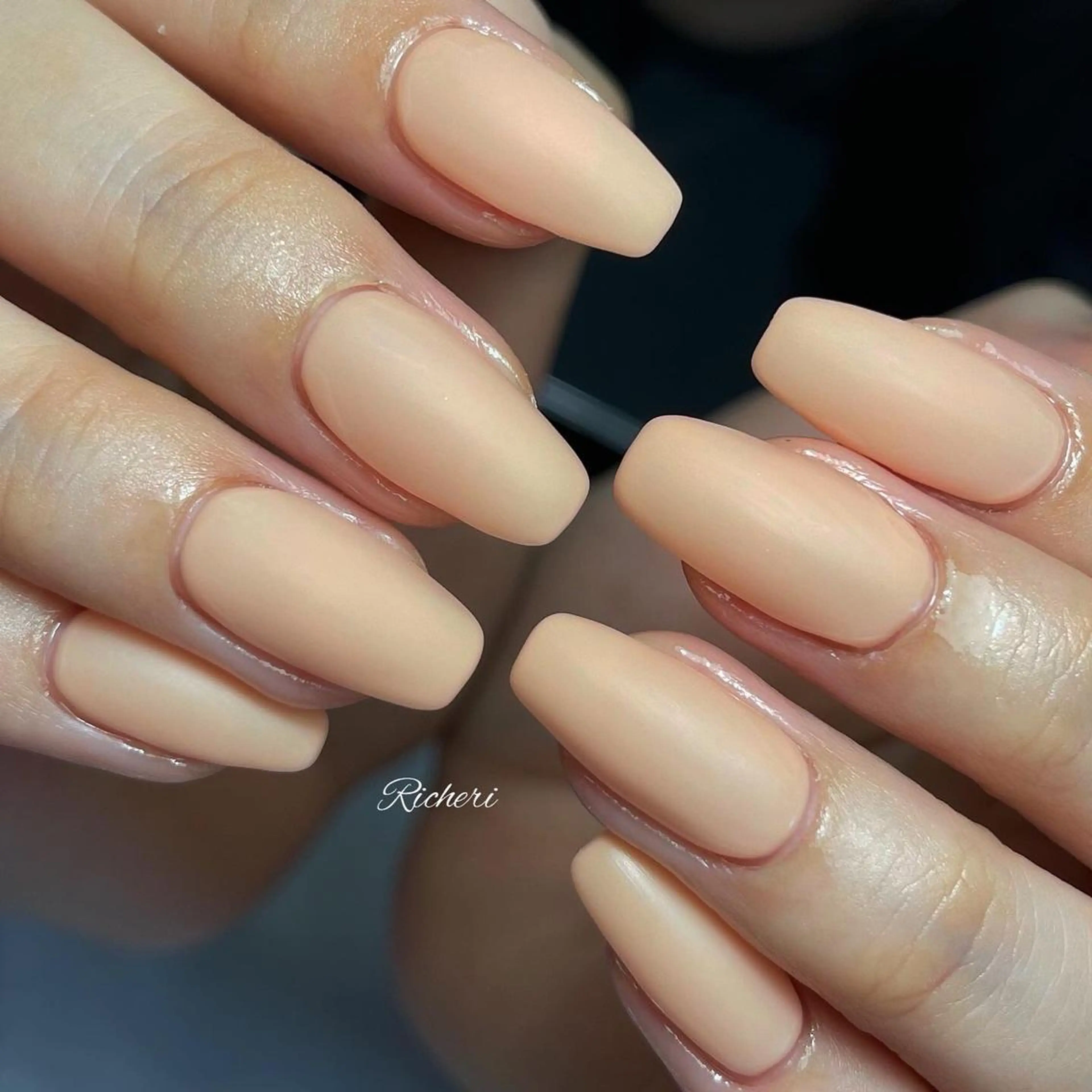 ミディアム ネイル 韓国風ヘア アートネイル フレンチネイル ジェルネイル キラキラネイル richeri beautyのエステ・リラクイメージ