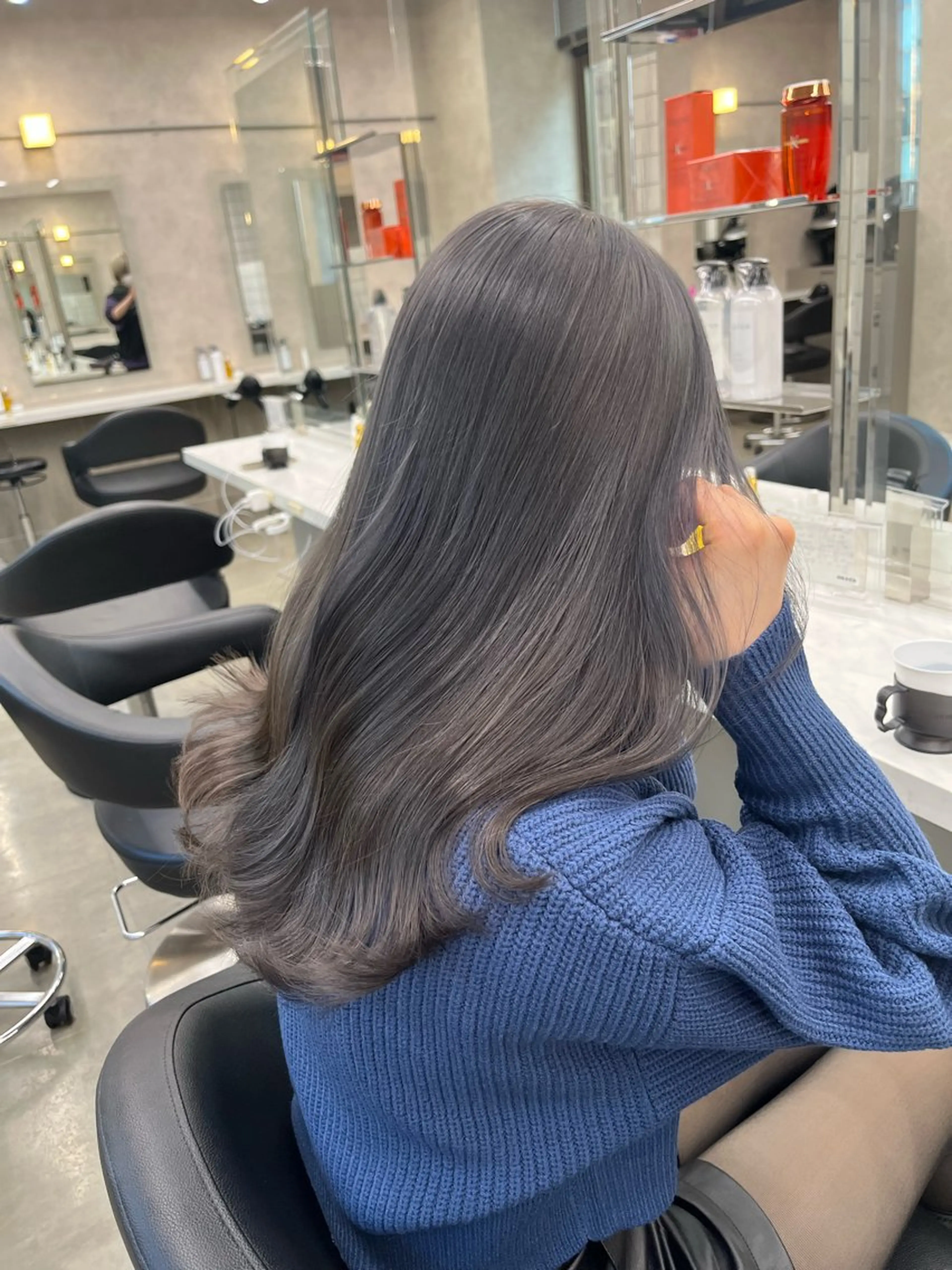 ロング ヘアカラー トリートメント ヘッドスパ ヘアセット 寒色＆ブリーチ特化 寒色MiOのヘアスタイル