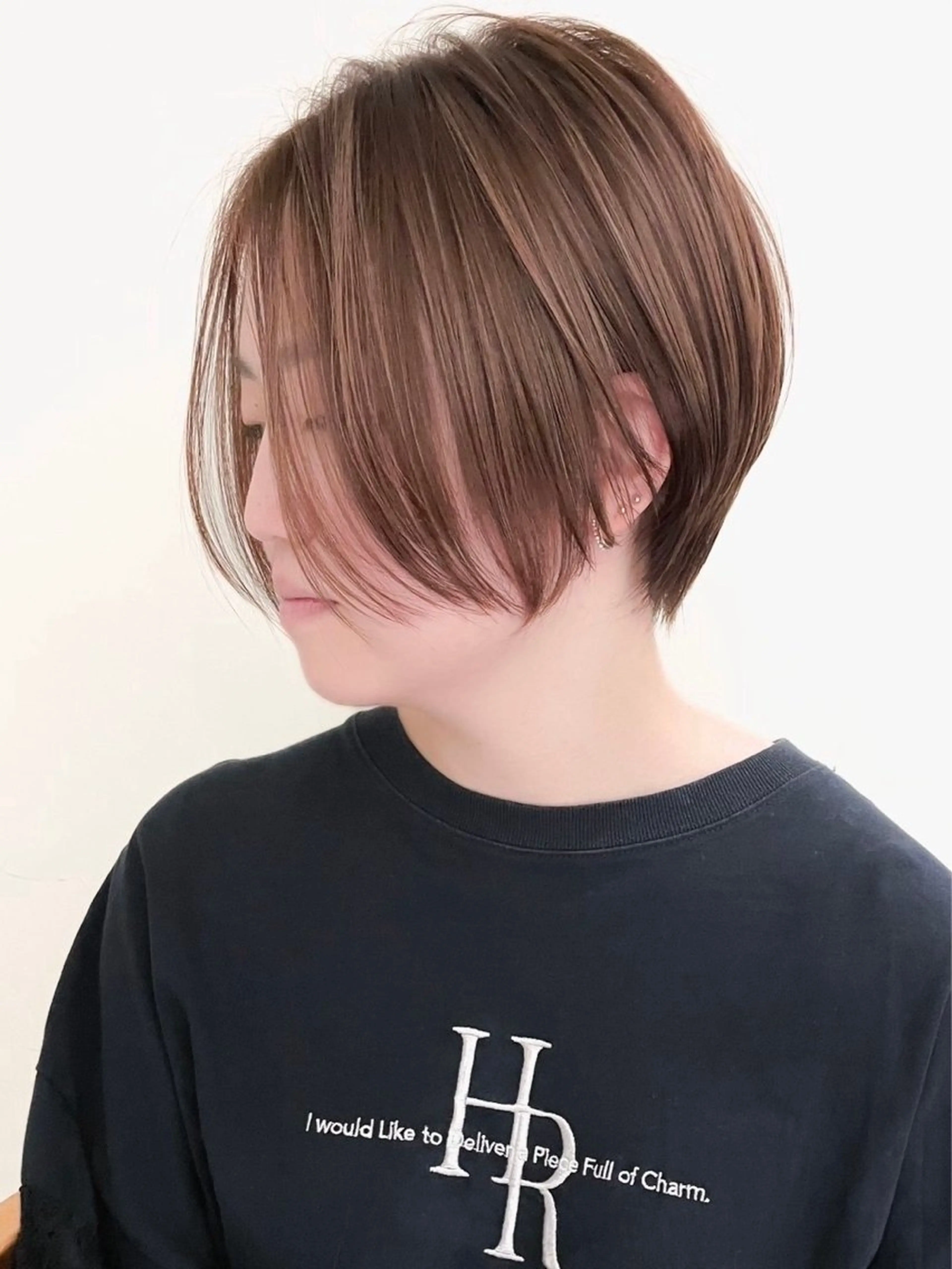 ショート カラー ショートボブ アディクシーカラー バレイヤージュ ブリーチ ケアブリーチ 大人レイヤー ヨシミカズヤのヘアスタイル