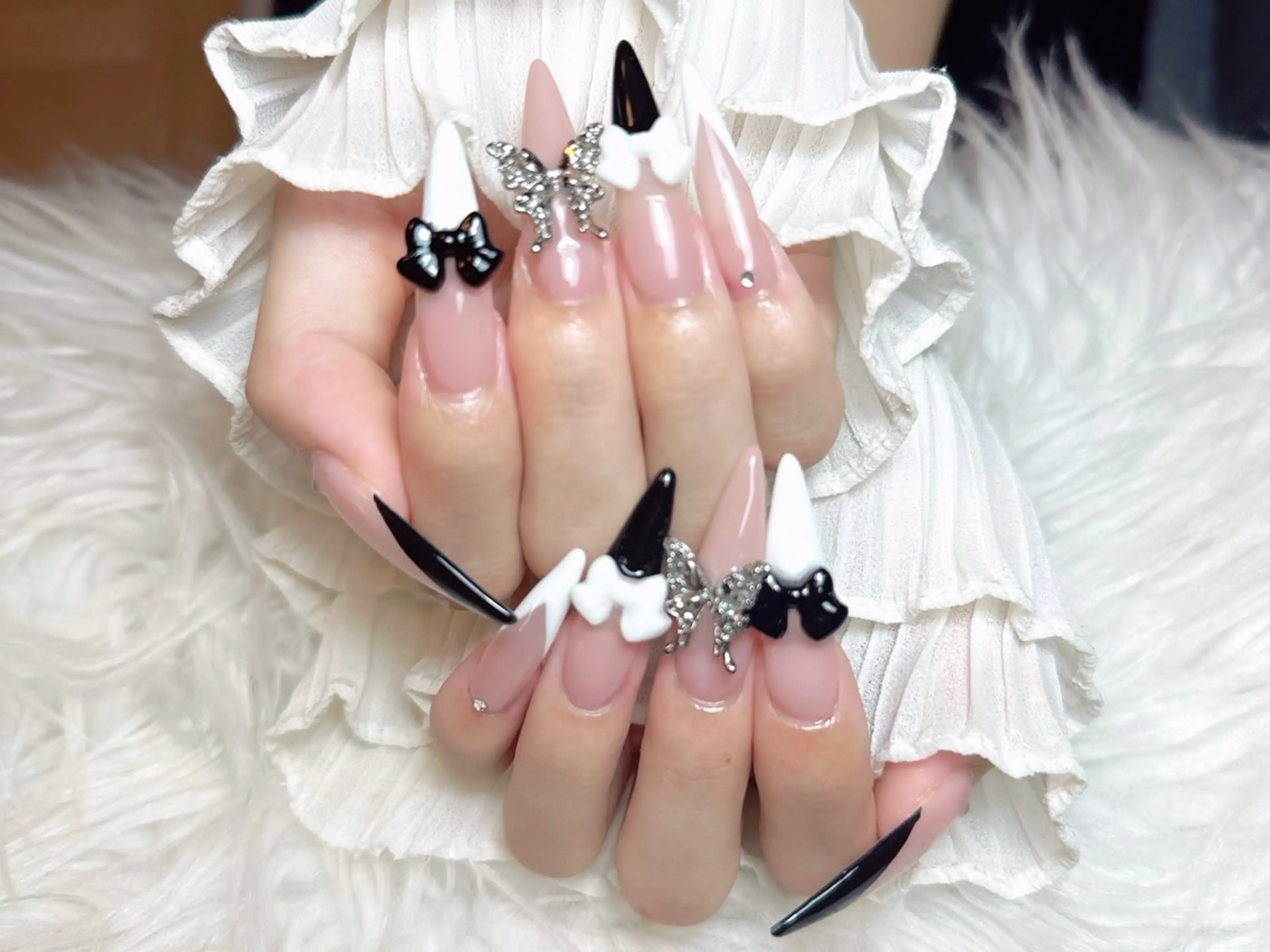 ネイル ハンドネイル ☁️Yun nail KiKi☁️のネイルデザイン