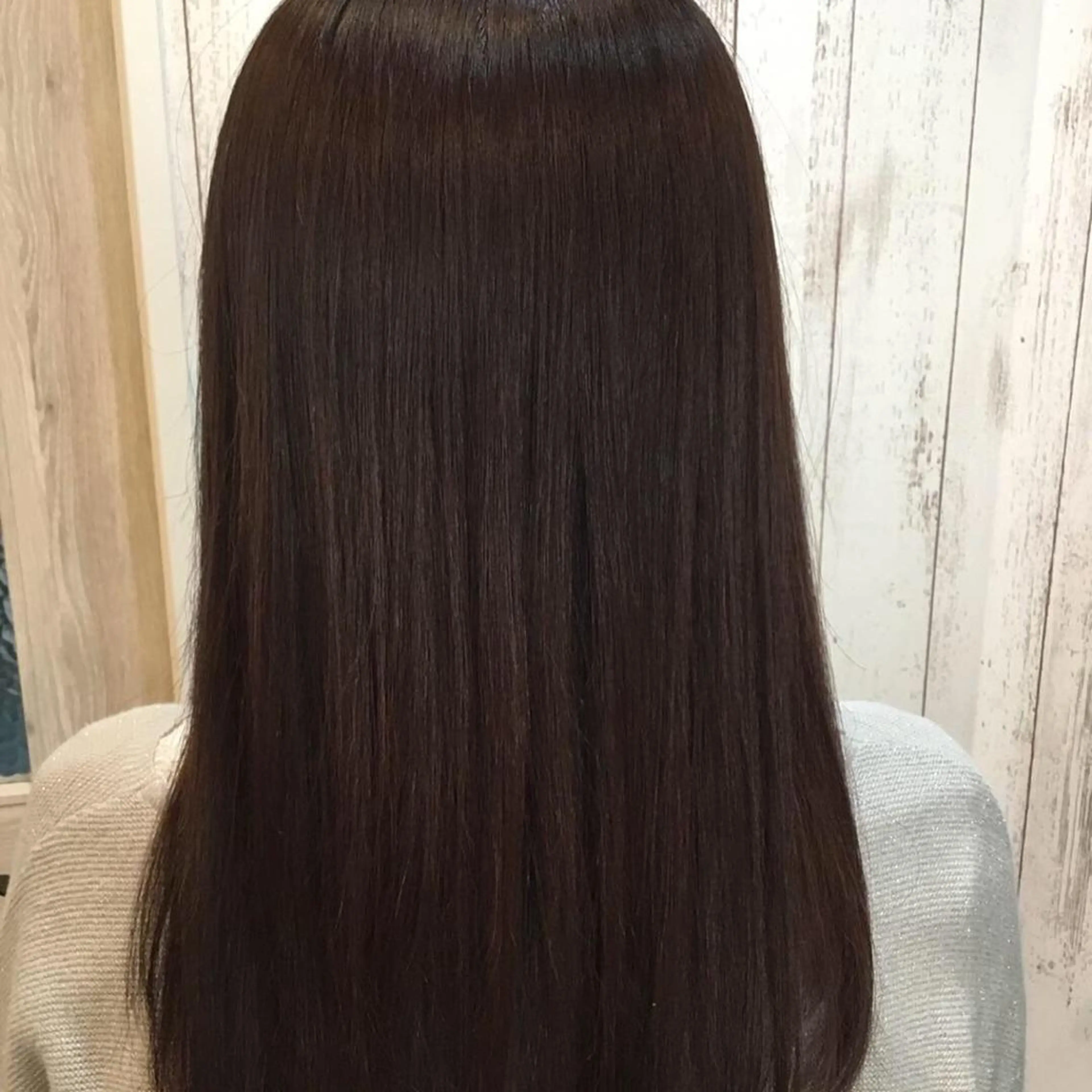 セミロング カラー embrace エンブレイスのヘアスタイル