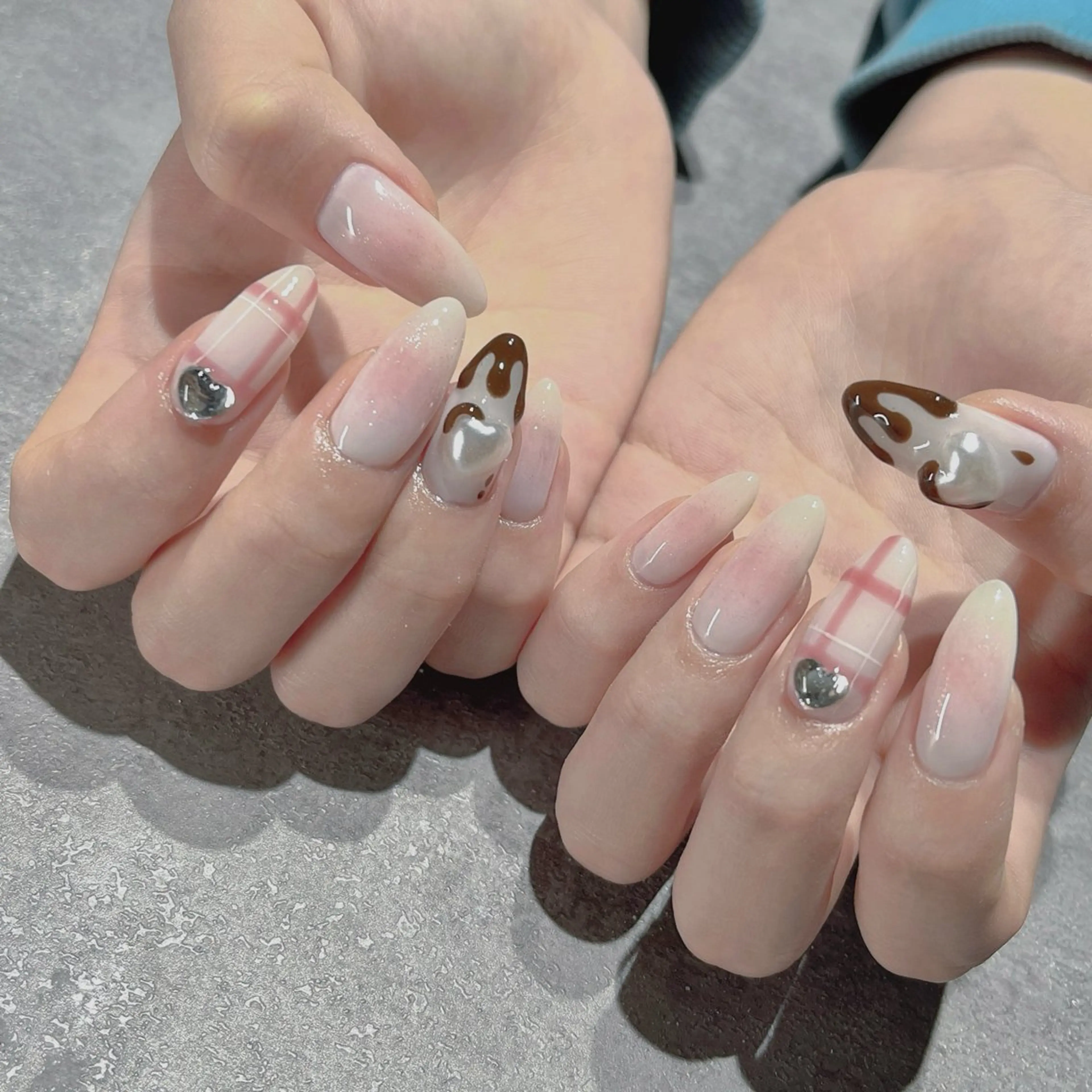 ネイル チークネイル フットネイル フレンチネイル ジェルネイル ハート ハンドネイル NEO Beauty Salon所属・𝐍𝐄𝐎 𝐉𝐔𝐑𝐈のネイルデザイン