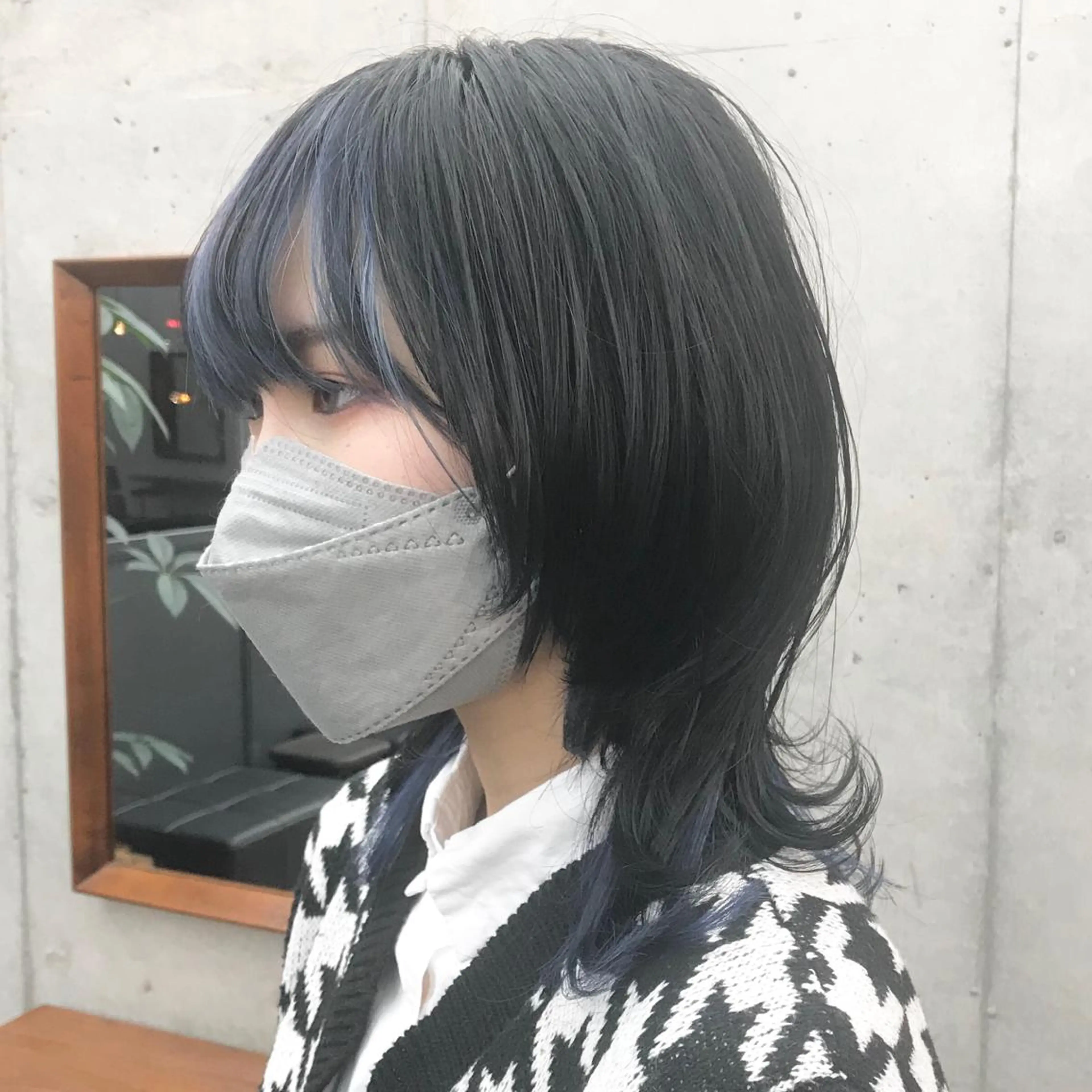 ミディアム カラー ミストバング ブリーチ ブルーカラー ケアブリーチ イルミナカラー カット ヘアカラー トリートメント ヘアセット ✂︎ウルフ・ショート ✂︎MIKUNIのヘアスタイル