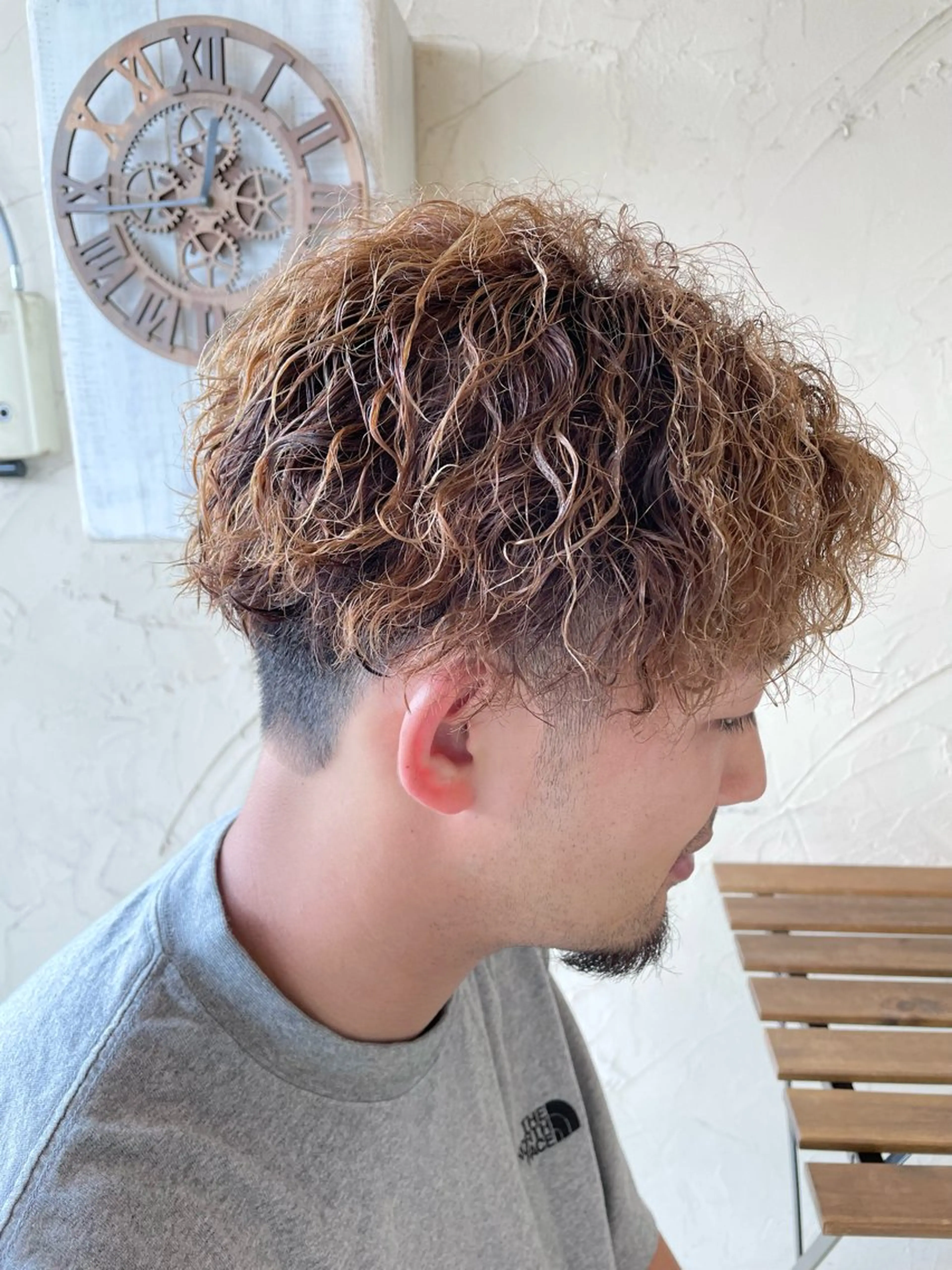 ショート カラー パーマ メンズ メンズブリーチ メンズパーマ ツイストスパイラルパーマ ブリーチ スパイラルパーマ カット パーマ メンズ特化/パーマ指 名No.1/百瀬太郎のヘアスタイル