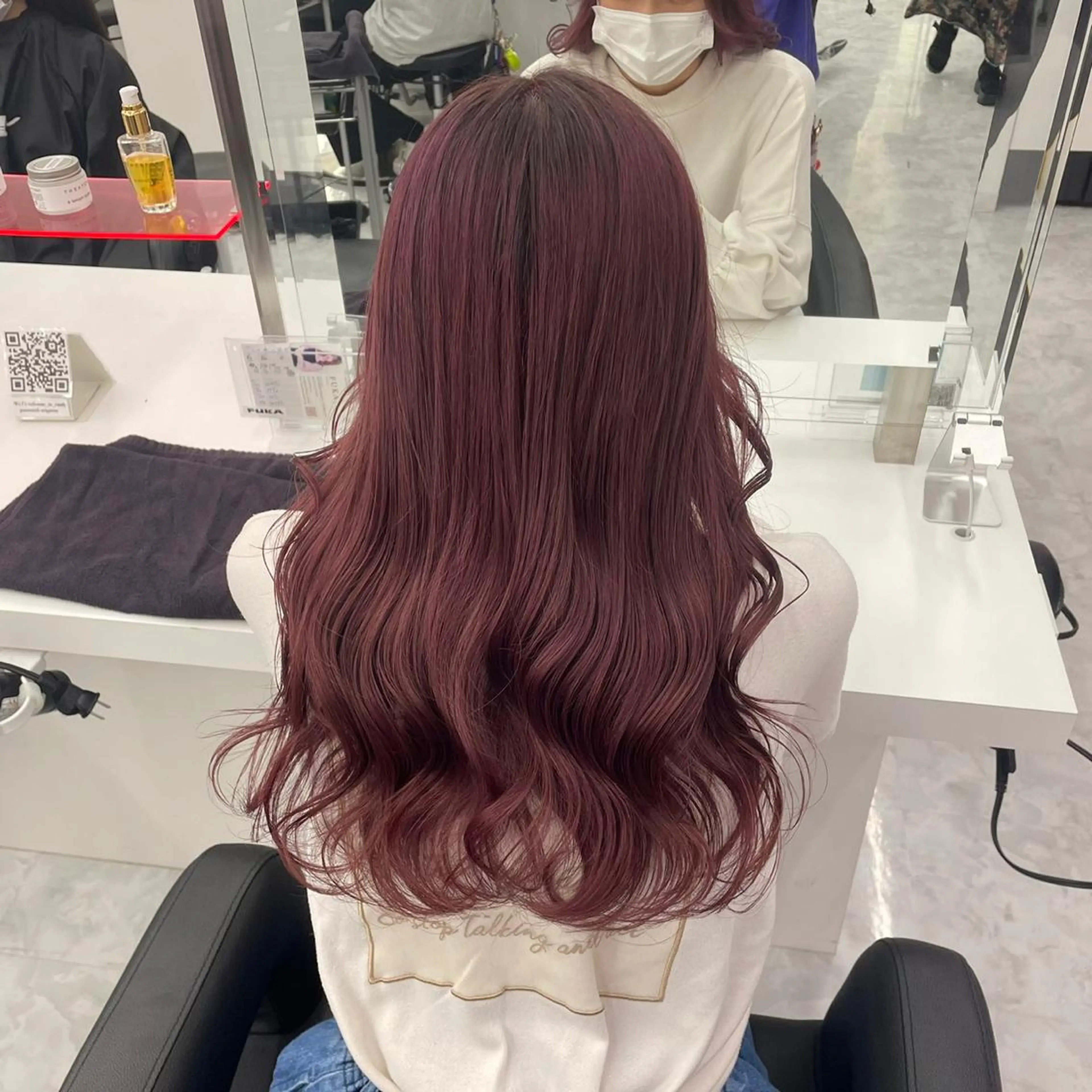ロング ❤︎ワンホンガーリー なハイトーンヘア❤︎のヘアスタイル
