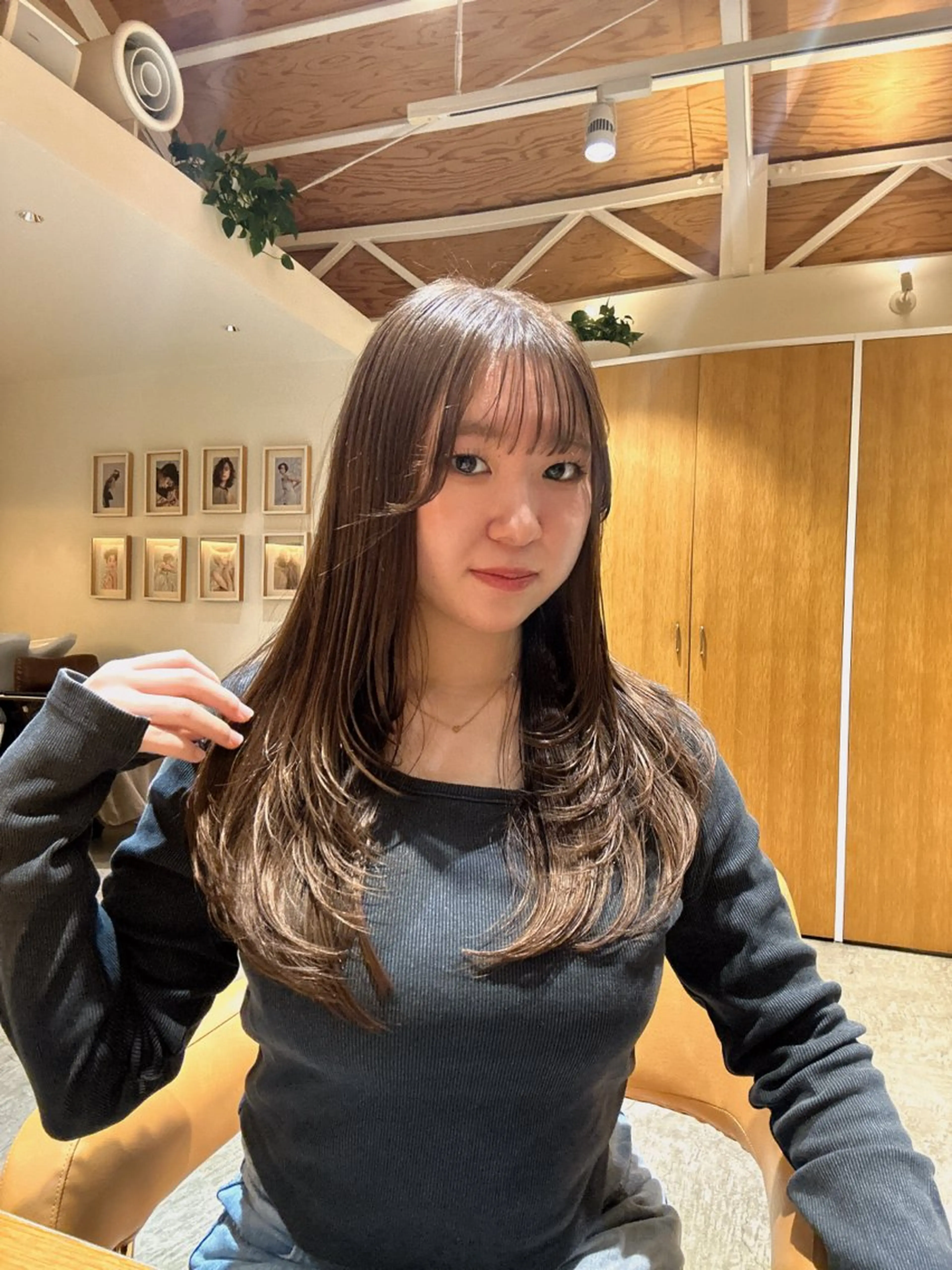 ロング レイヤーカット 吉田 愛花のヘアスタイル