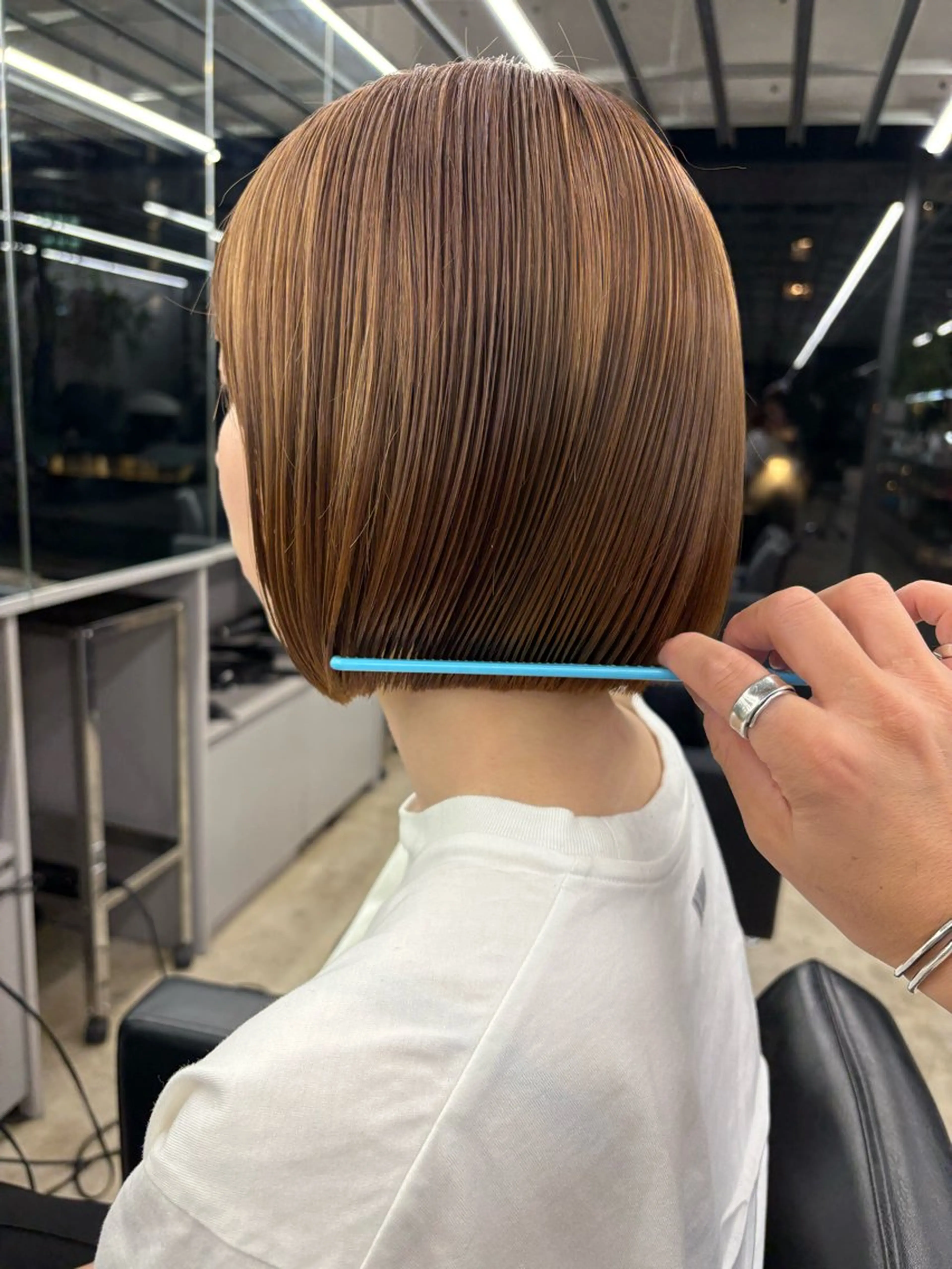 ショート カラー ボブ カット ヘアカラー トリートメント 似合わせカット レイヤーボブウルフのヘアスタイル