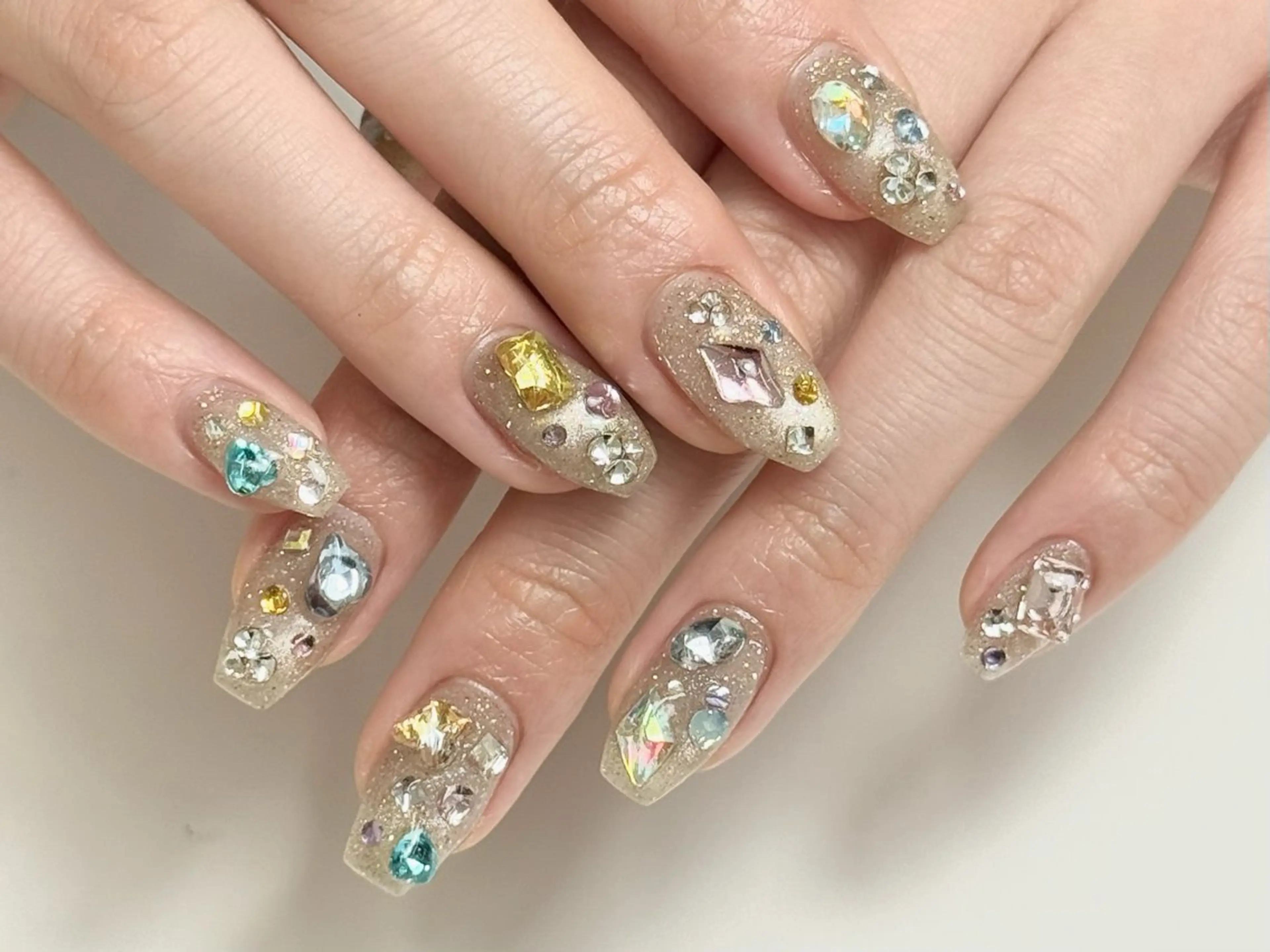ネイル ハンドネイル ハンドケア ONIKA Nail 青山通り店所属・ONIKA Nail 表参道A4🦋2分のネイルデザイン
