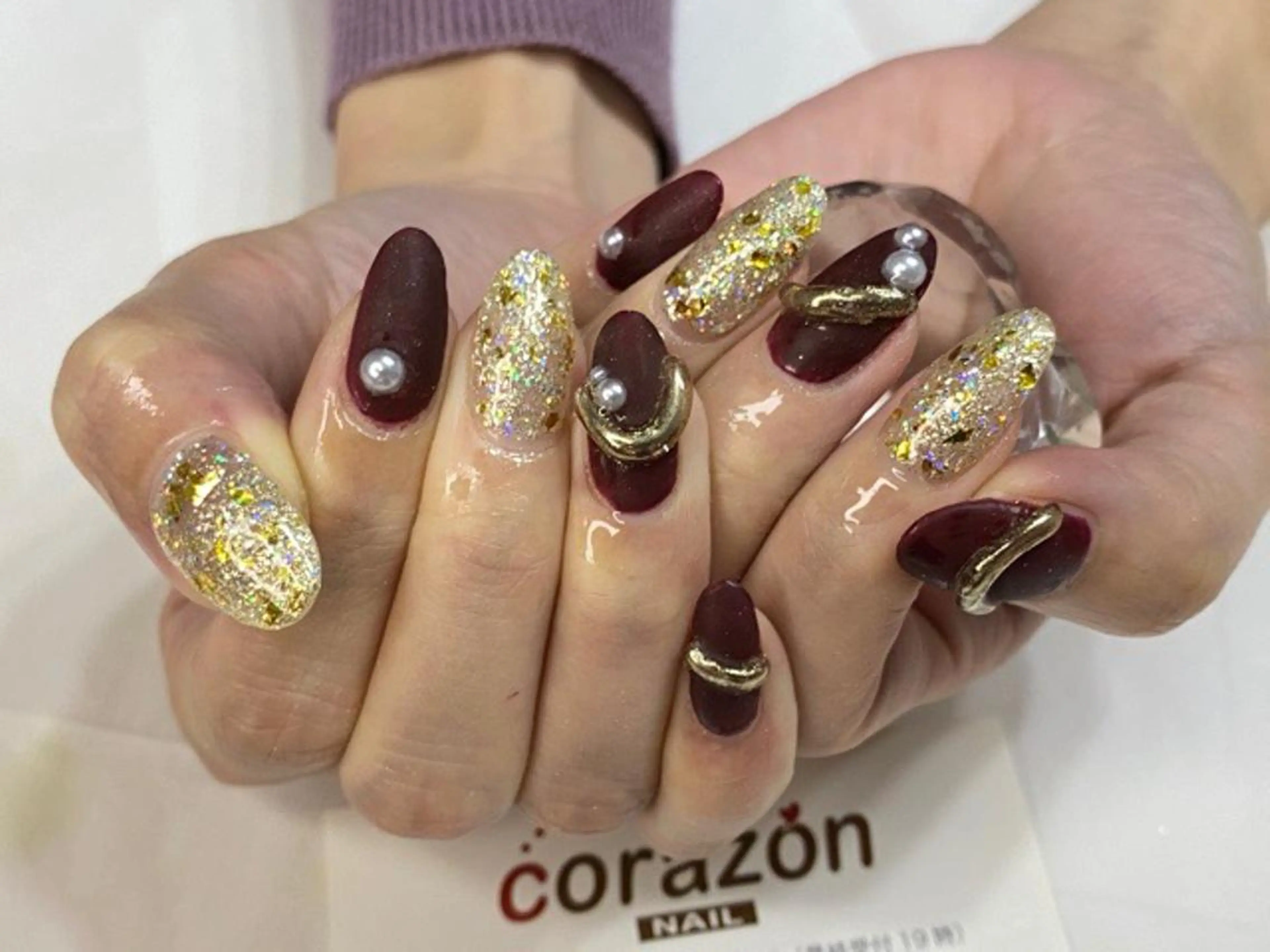 ネイル アートネイル ボルドー ジェルネイル ゴールド ゴージャス corazon所属・ネイリスト aicoのネイルデザイン