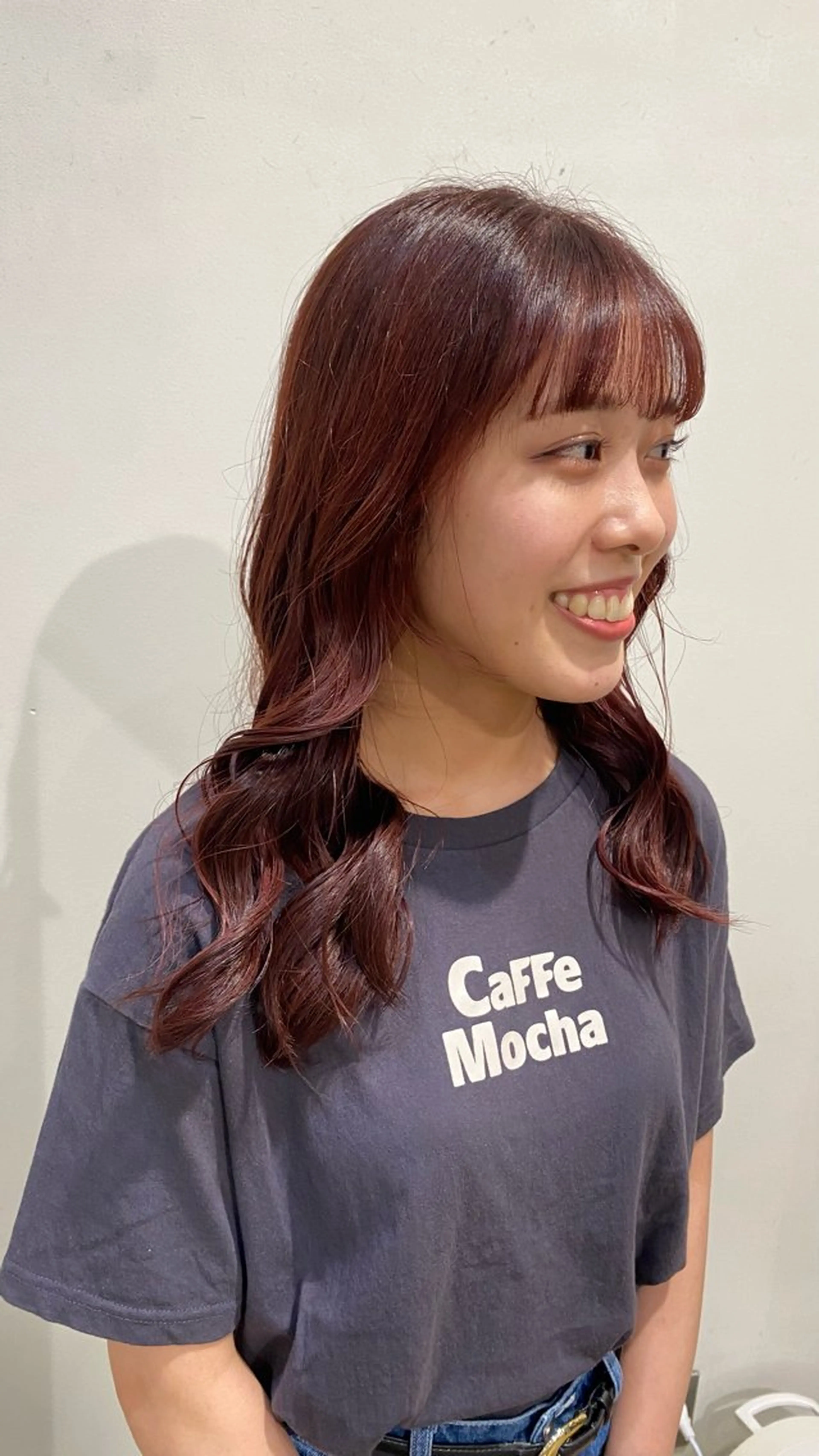 ロング カラー 磯谷 朋のヘアスタイル