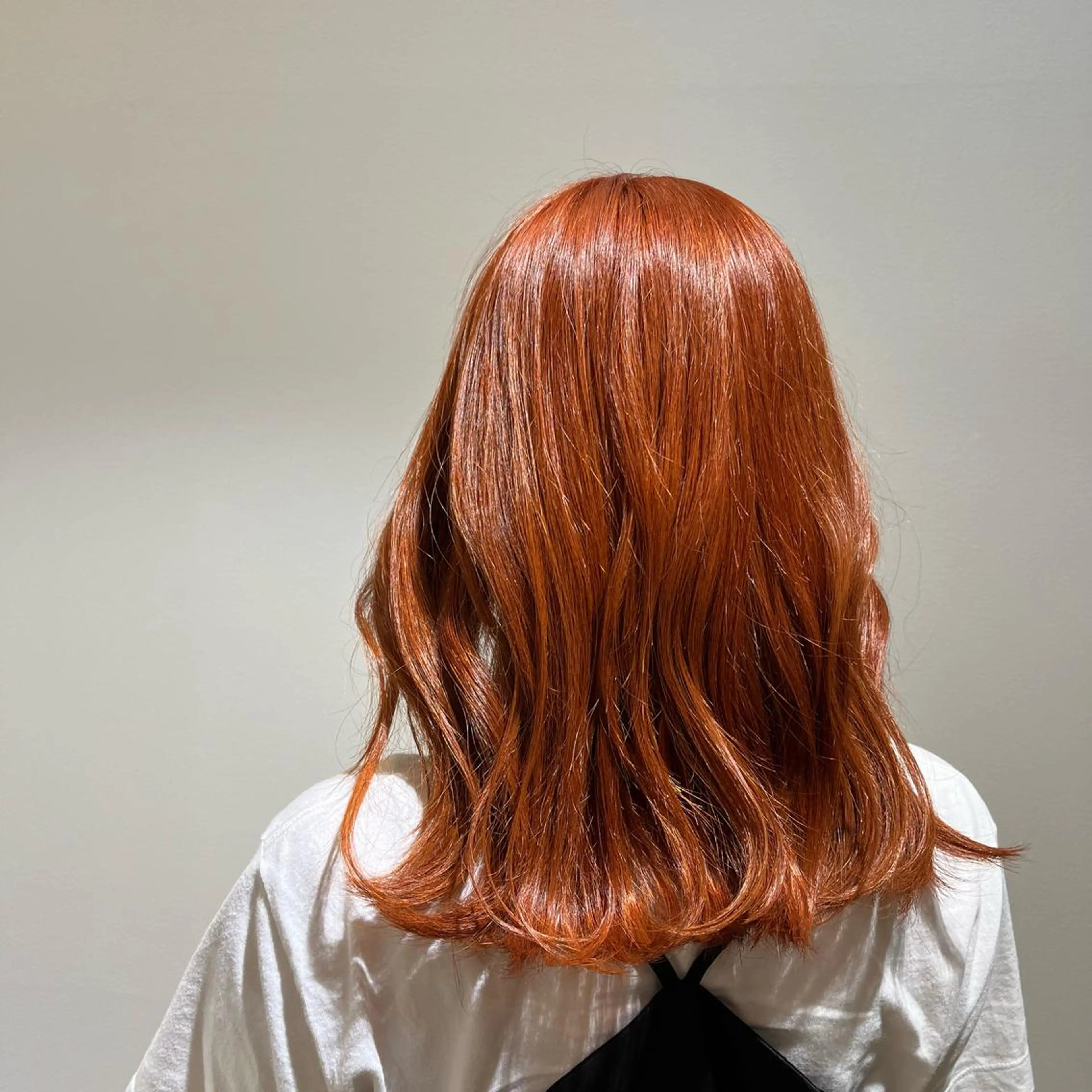ミディアム 西垣 佳苗のヘアスタイル
