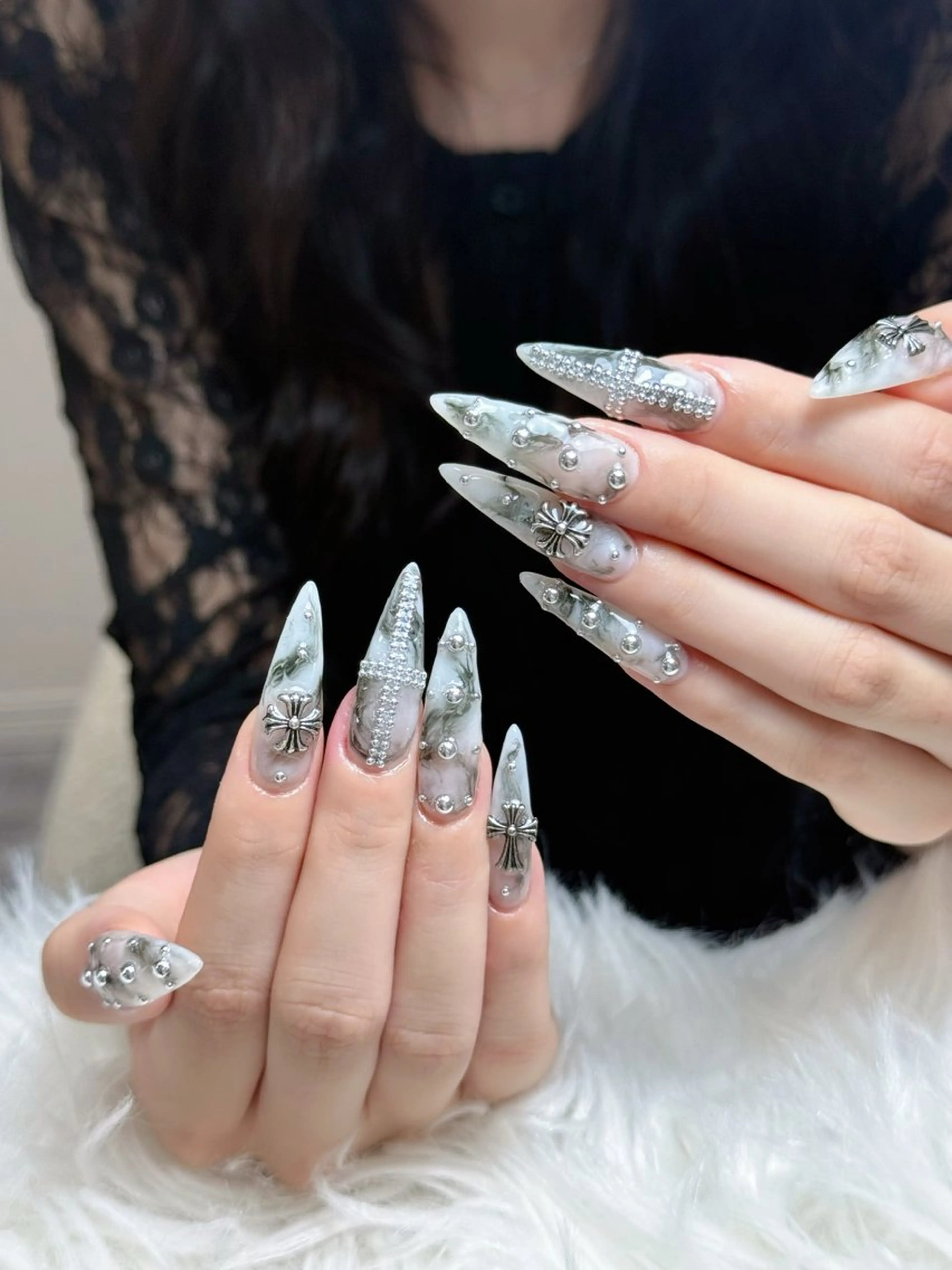 ネイル フレンチネイル ジェルネイル キラキラネイル 韓国ネイル マグネットネイル Julli nail studio所属・Julli NailStudioのネイルデザイン