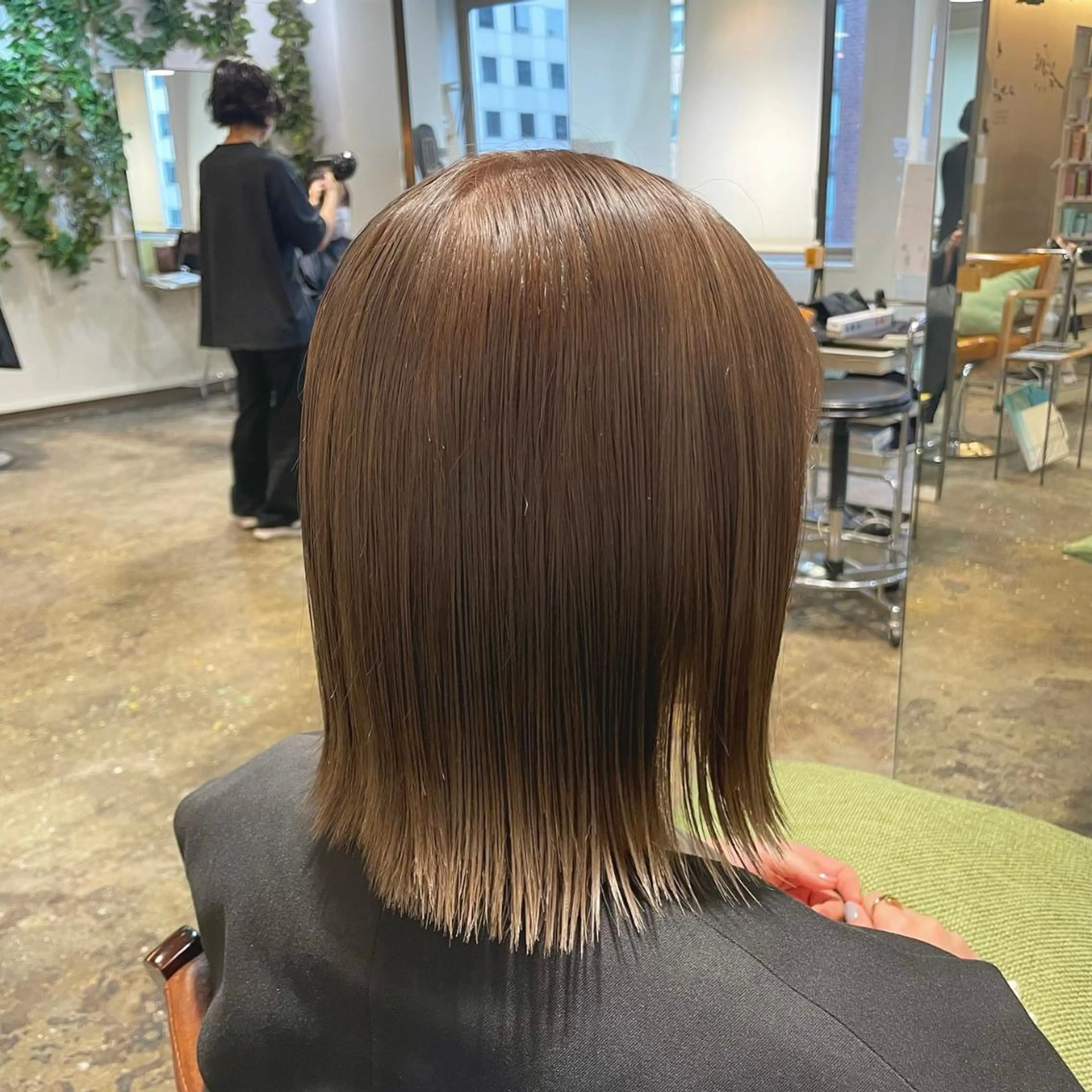 ショート カラー ヘアアレンジ ブリーチ 透明感カラー グレージュ 🇰🇷韓国スタイル レイヤー/ayanaのヘアスタイル