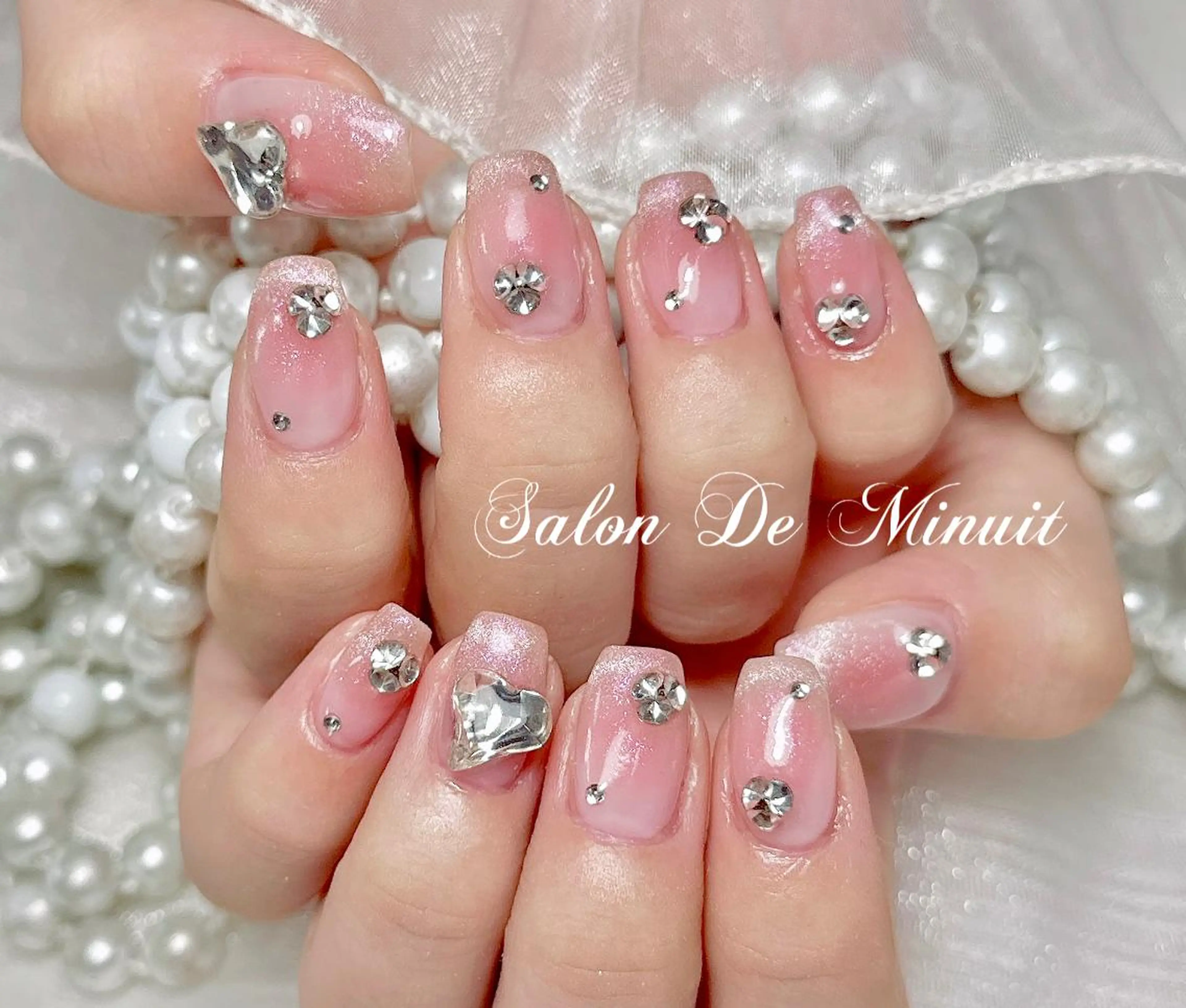 ネイル Salon de Minuit🦩のネイルデザイン