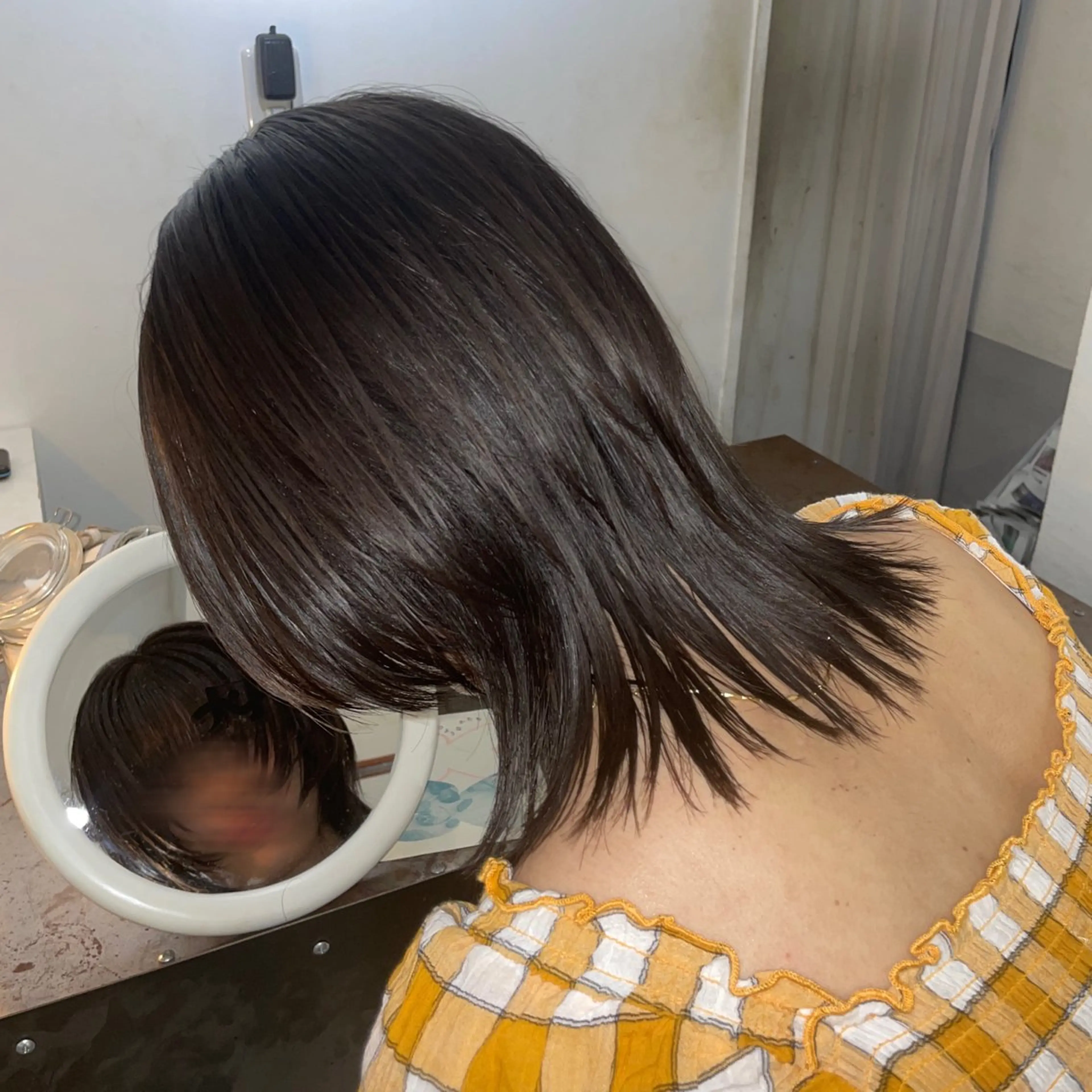 ショート スミレ／透明感カラー ／高円寺美容室のヘアスタイル