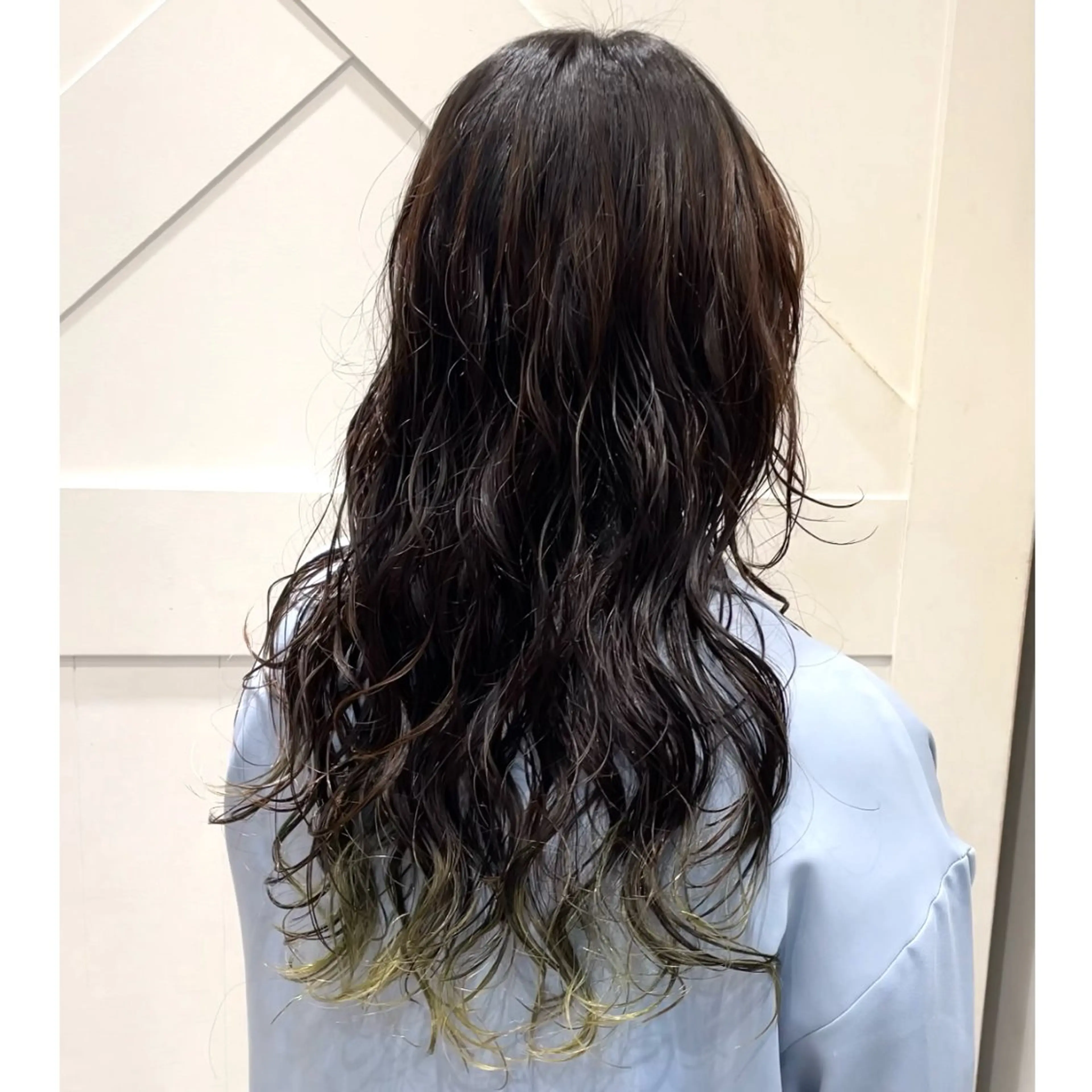 ロング パーマ レイヤーカット カット パーマ 横浜パーマ🌐 暖色カラー🍒もえかのヘアスタイル