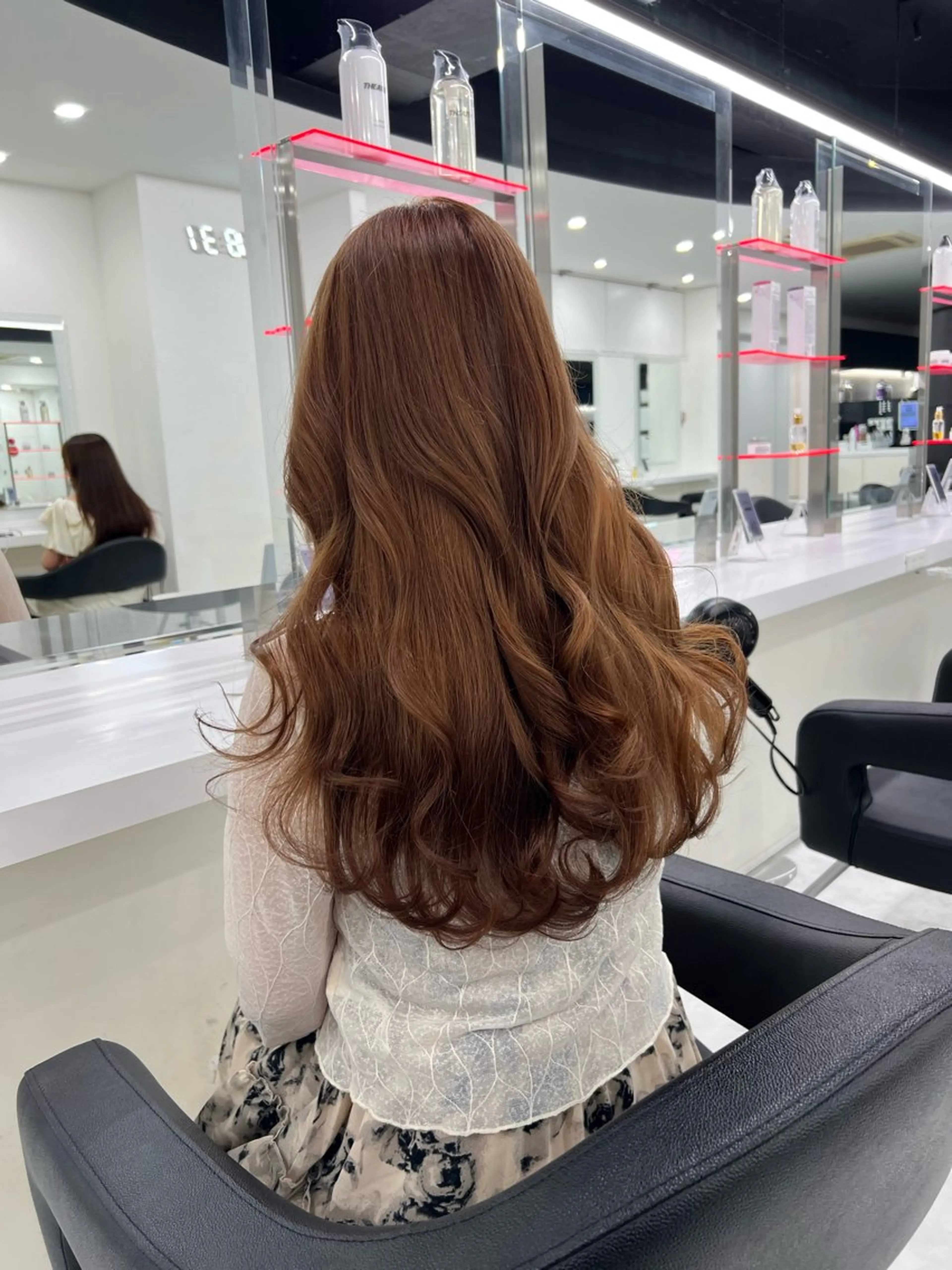ロング カラー オリーブカラー🫒 レイヤーカット✂︎のヘアスタイル