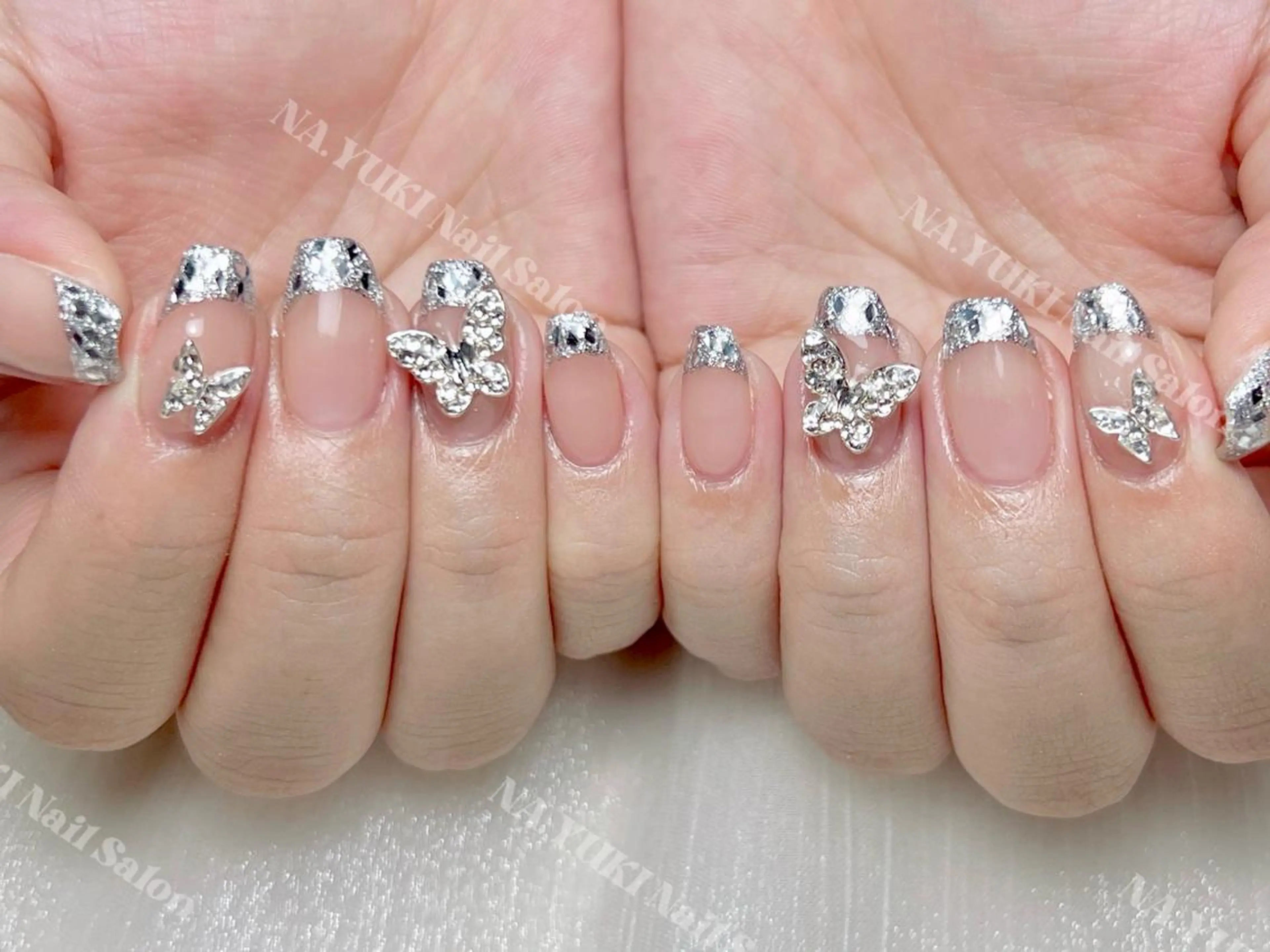 ネイル Queenie 🦋のネイルデザイン