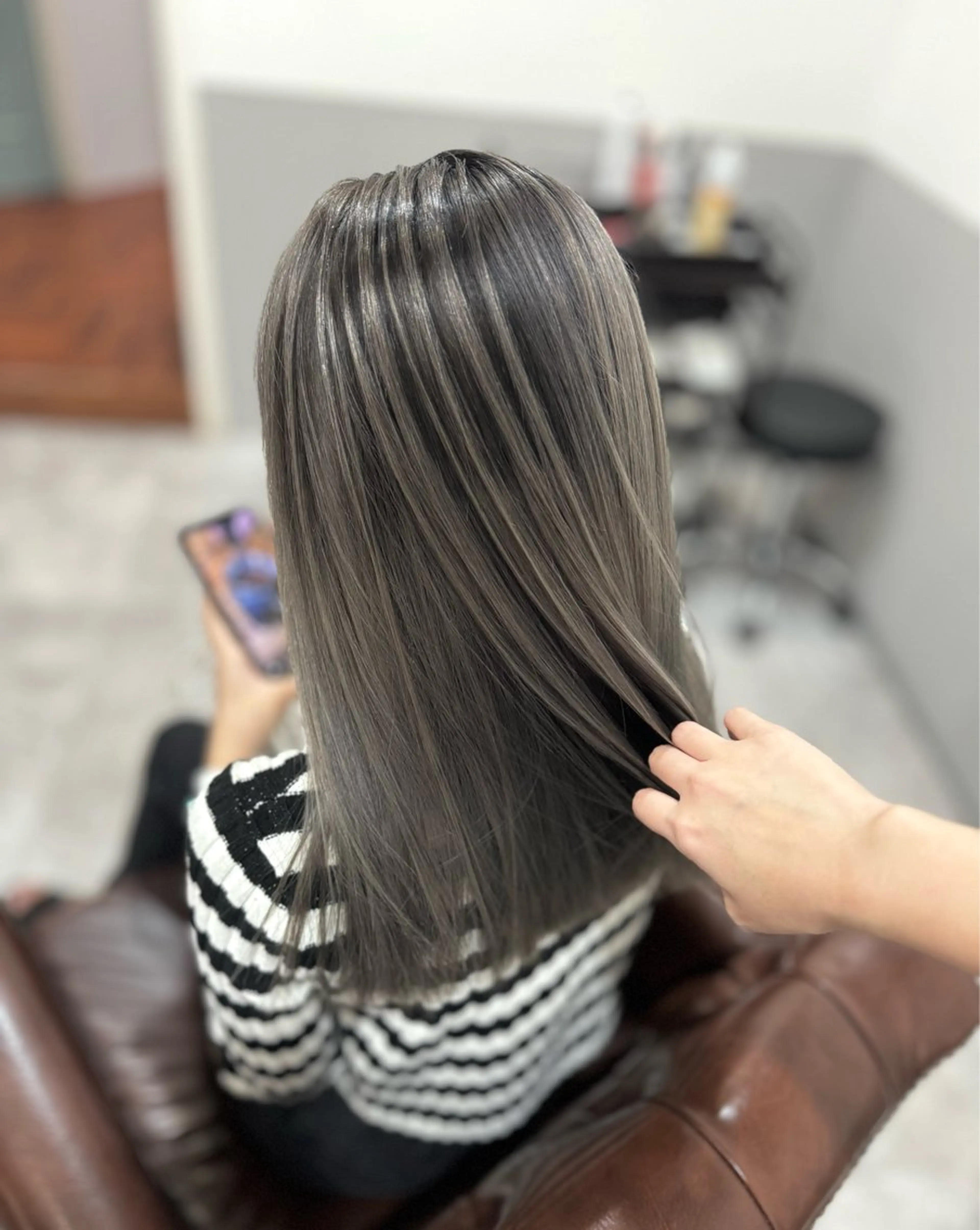 セミロング カラー バレイヤージュ グレージュ レイヤーカット yumika /透明感×似合わせのヘアスタイル