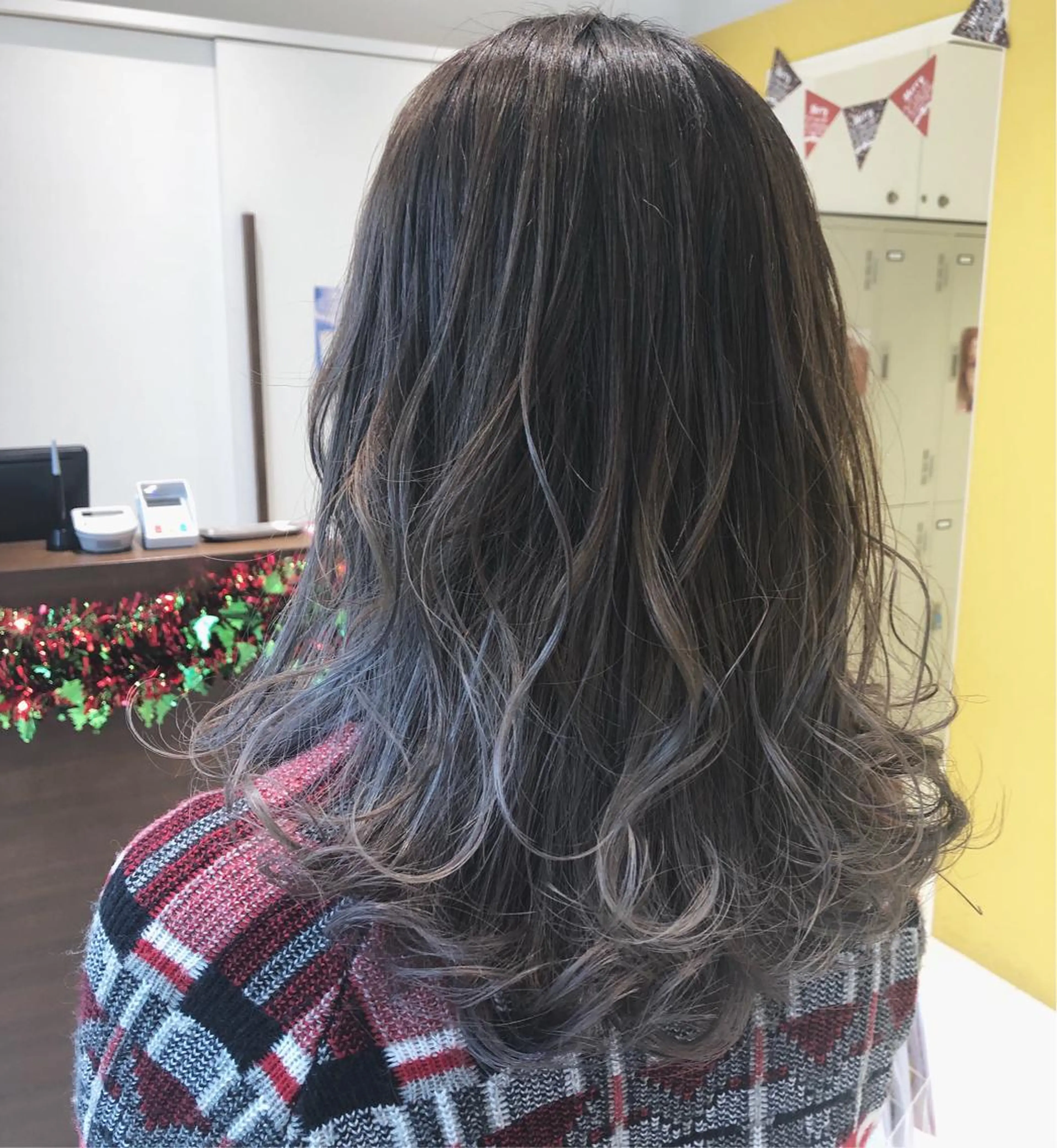 ロング カラー ベージュカラー ブリーチ グラデーションカラー グレージュ シルバー ヘアカラー sano sayakaのヘアスタイル