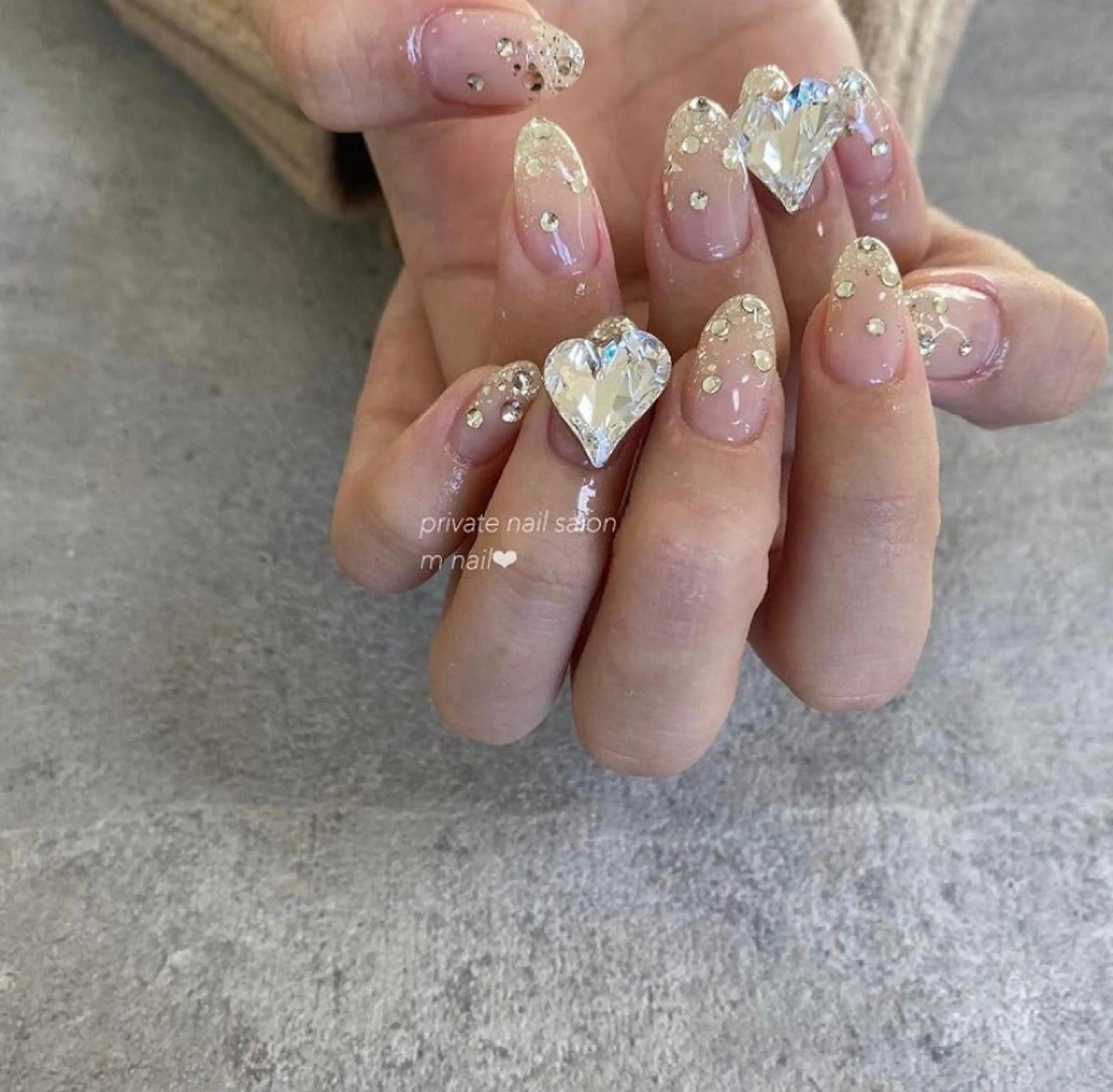 ネイル キラキラネイル ハンドネイル 小河原 舞のネイルデザイン