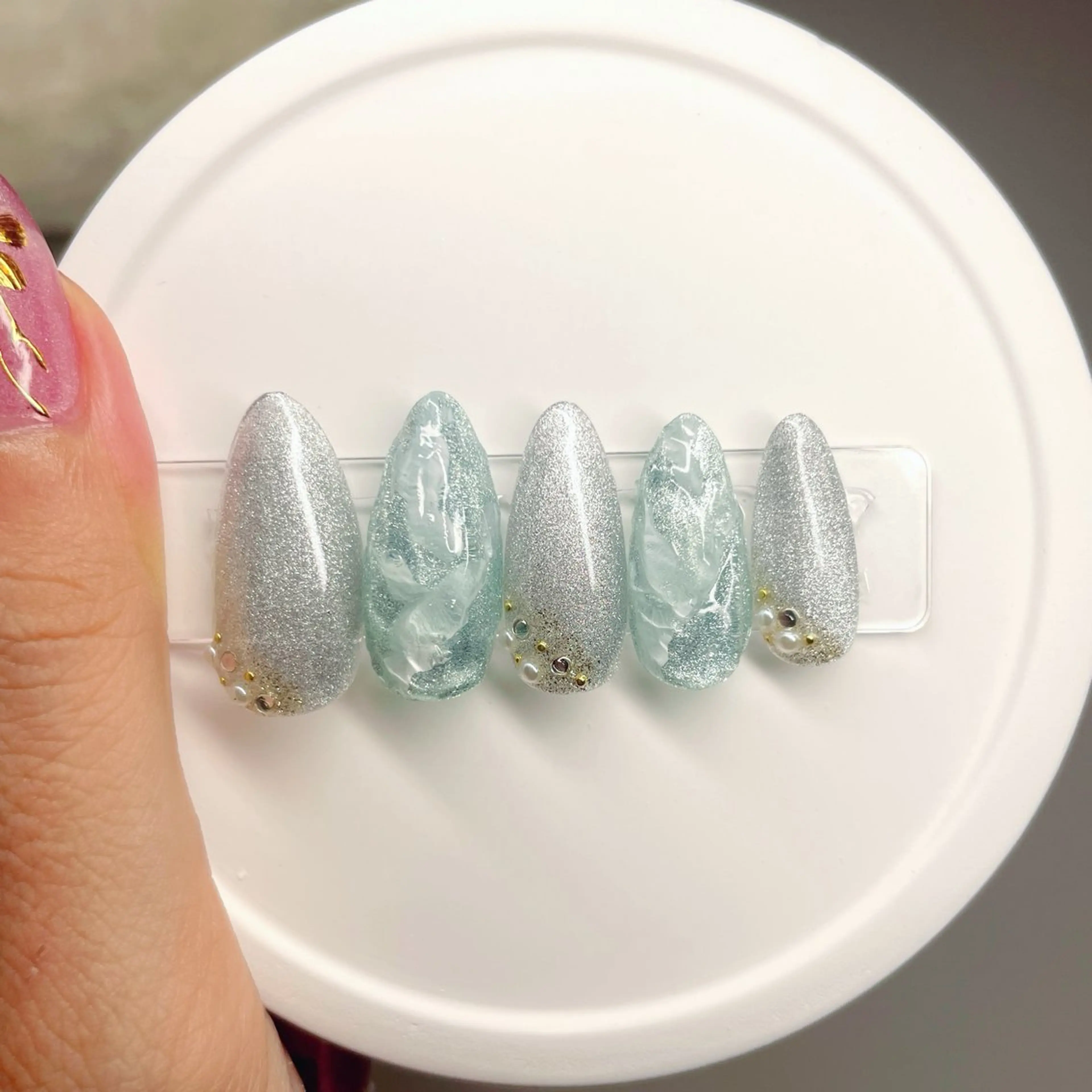 ネイル ハンドネイル salon A.glansh所属・肌質改善salon♪ 効果がわかる♪南森町のネイルデザイン