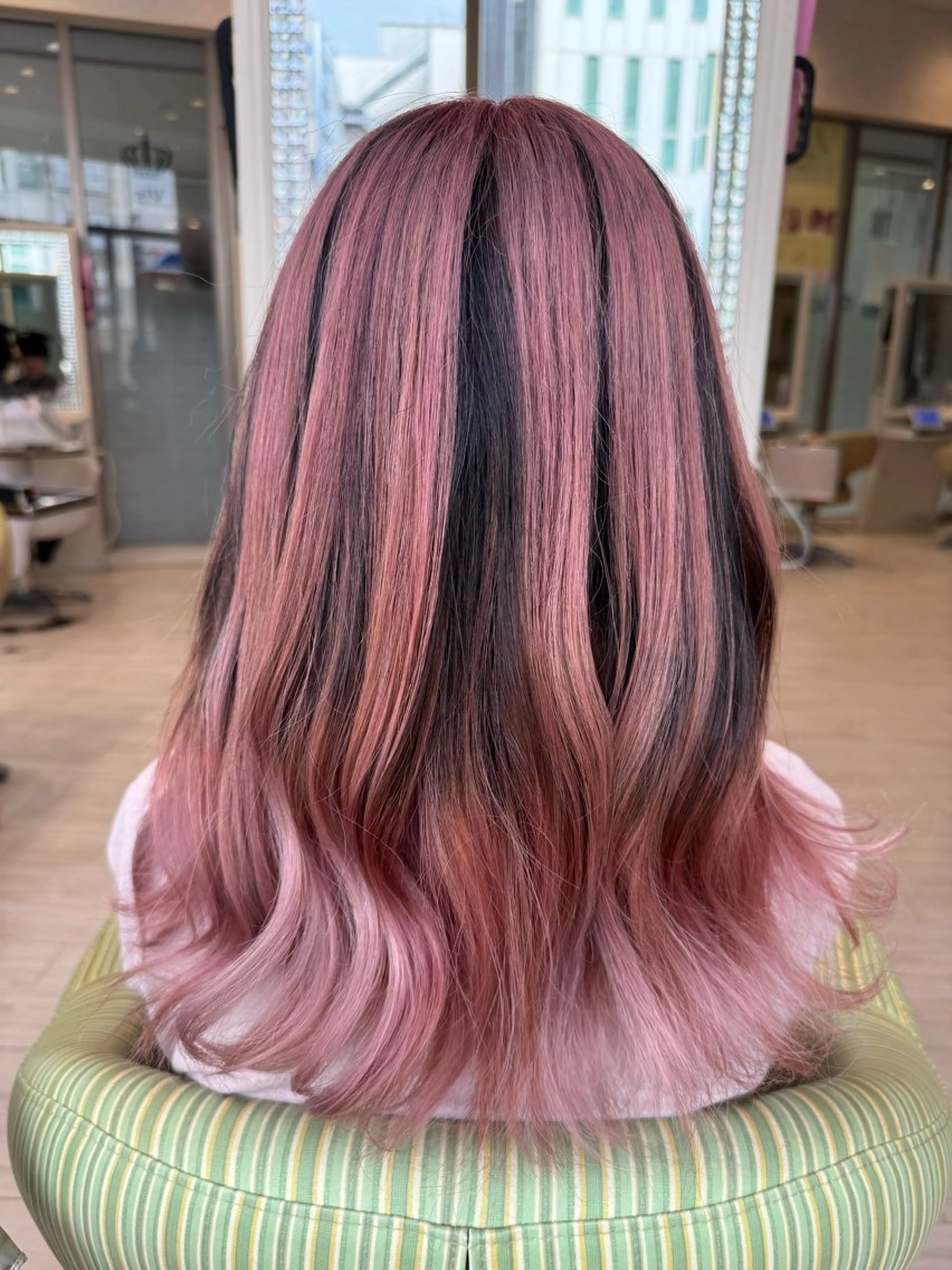 セミロング カット ヘアカラー 松尾 怜奈のヘアスタイル
