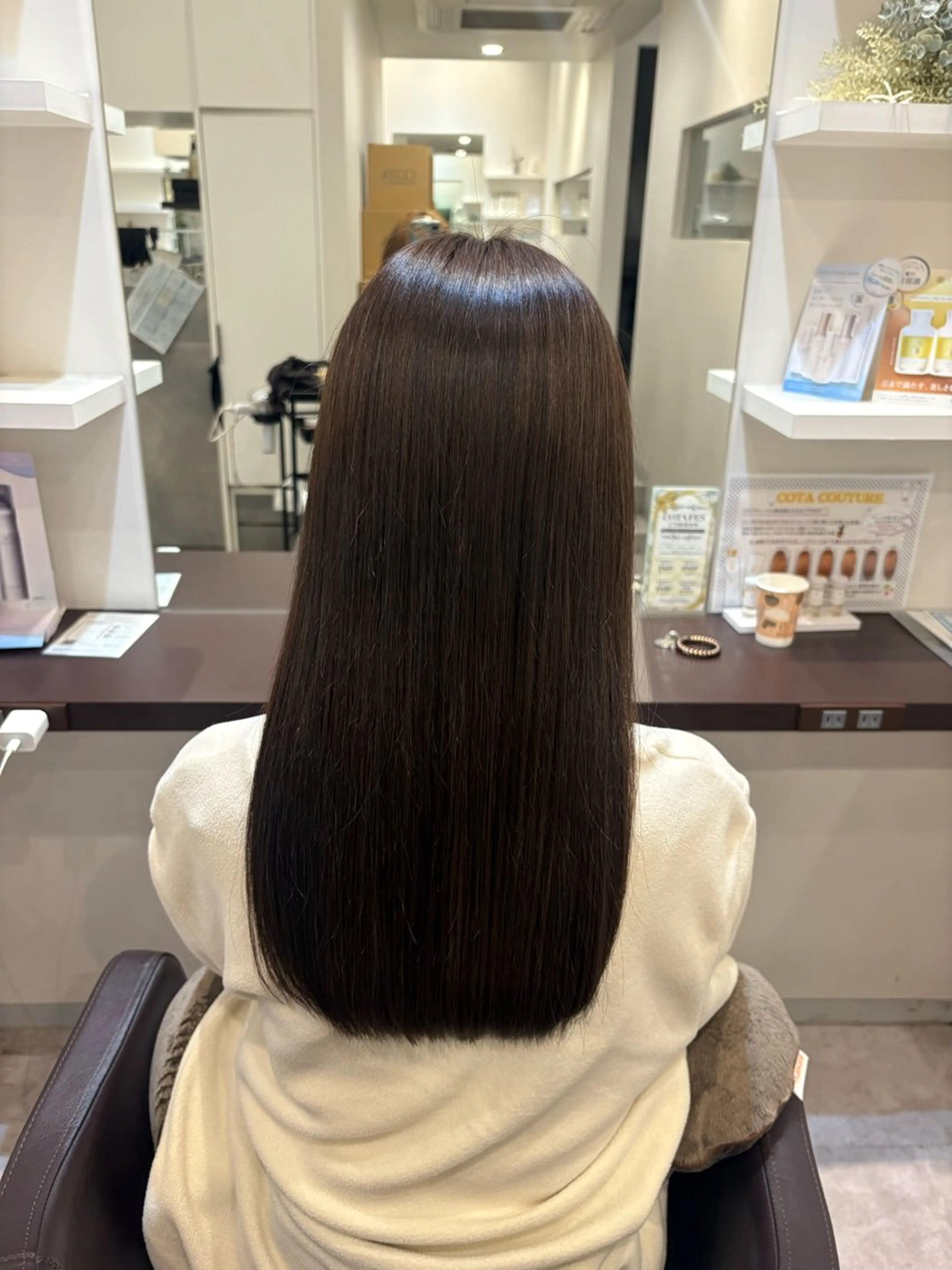 ロング アッシュ ヘアカラー 山下 ちひろのヘアスタイル