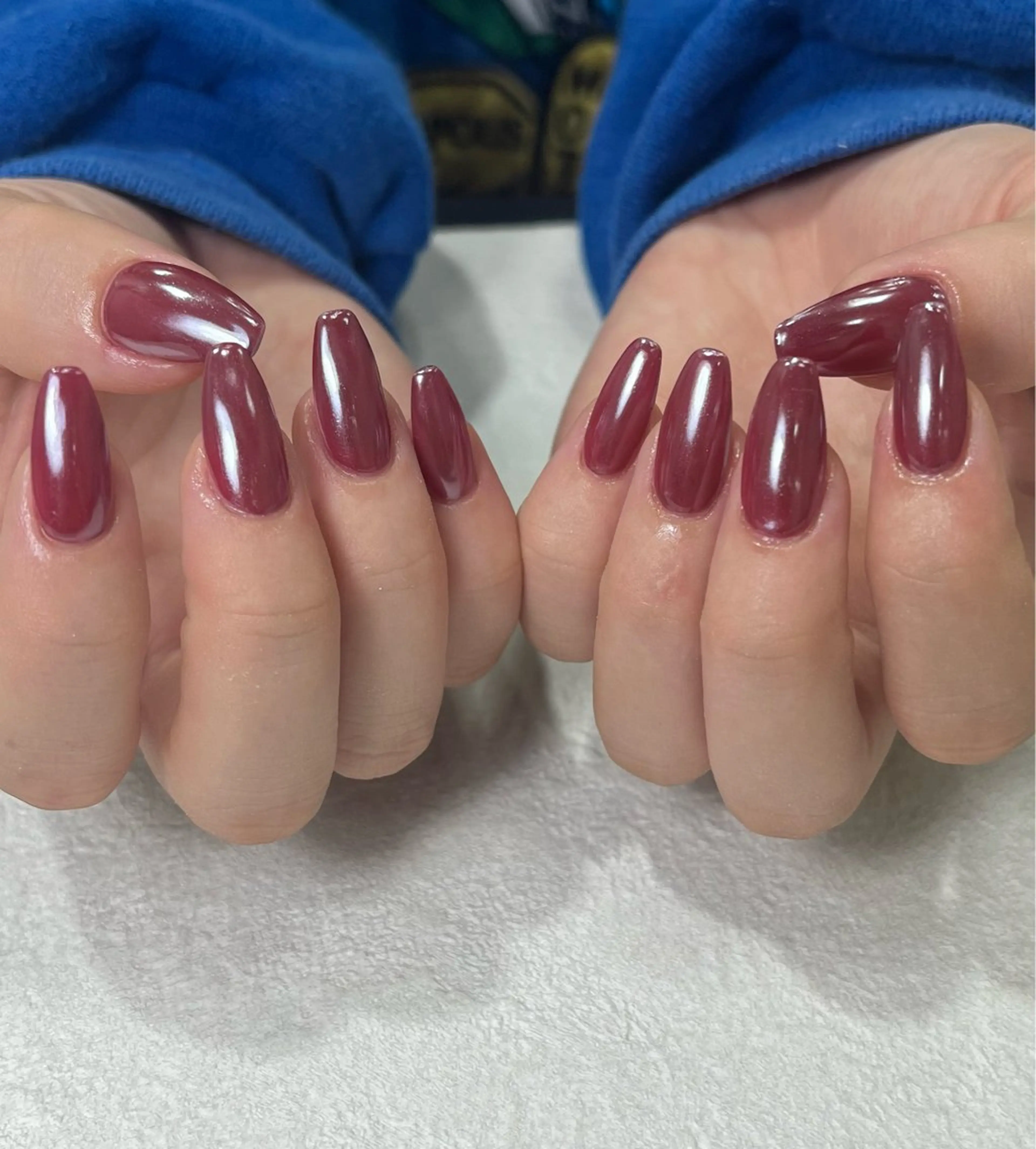 ネイル オーロラネイル ボルドー 韓国ネイル シンプルネイル ホワイト ハンドネイル para ☀︎ sol by BECK所属・Para Sol nail　Maoのネイルデザイン