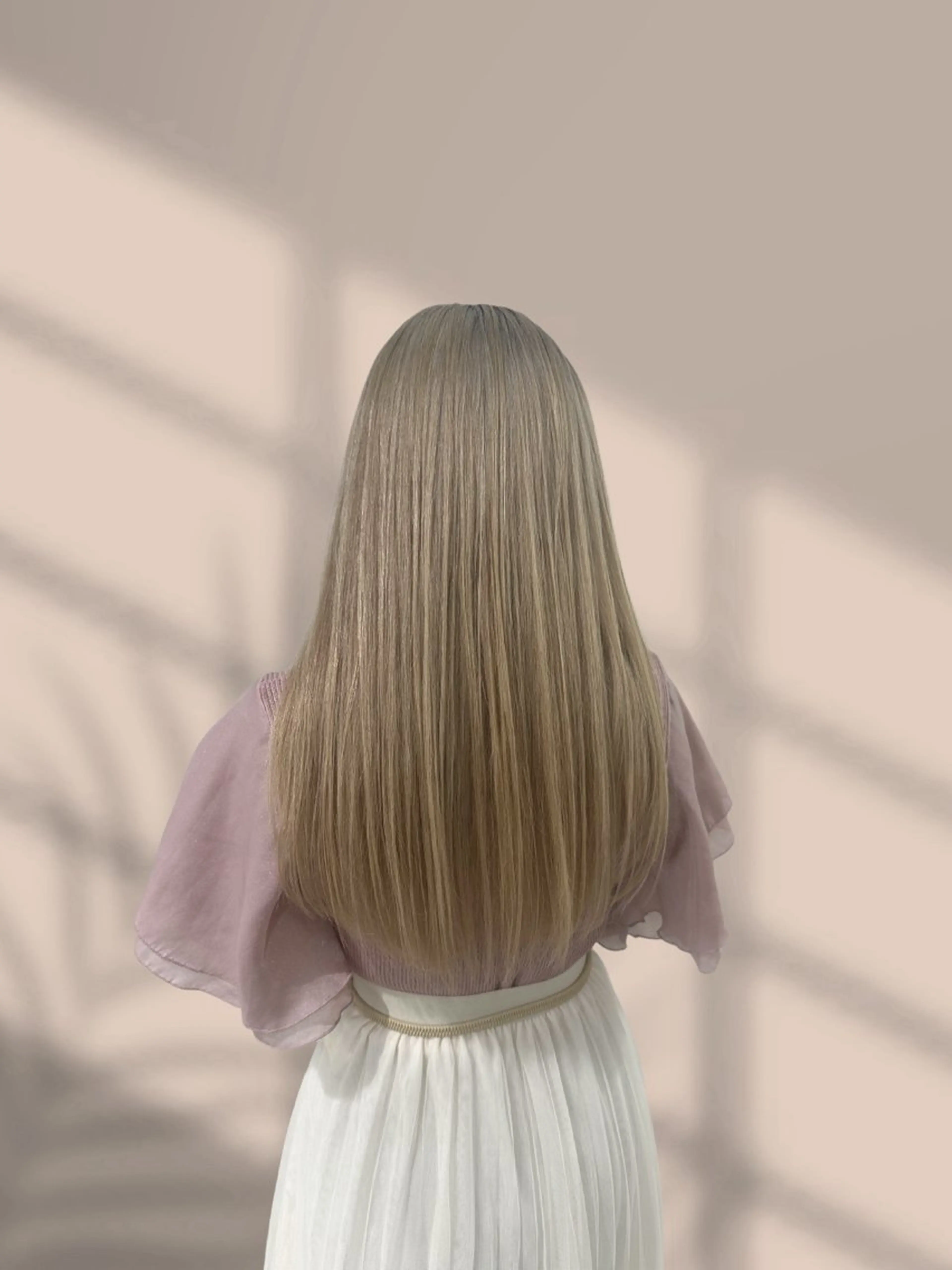 ロング カラー ハイトーンカラー ヘアカラー くすみミルクティー／ ブラウン🪡TOWAのヘアスタイル