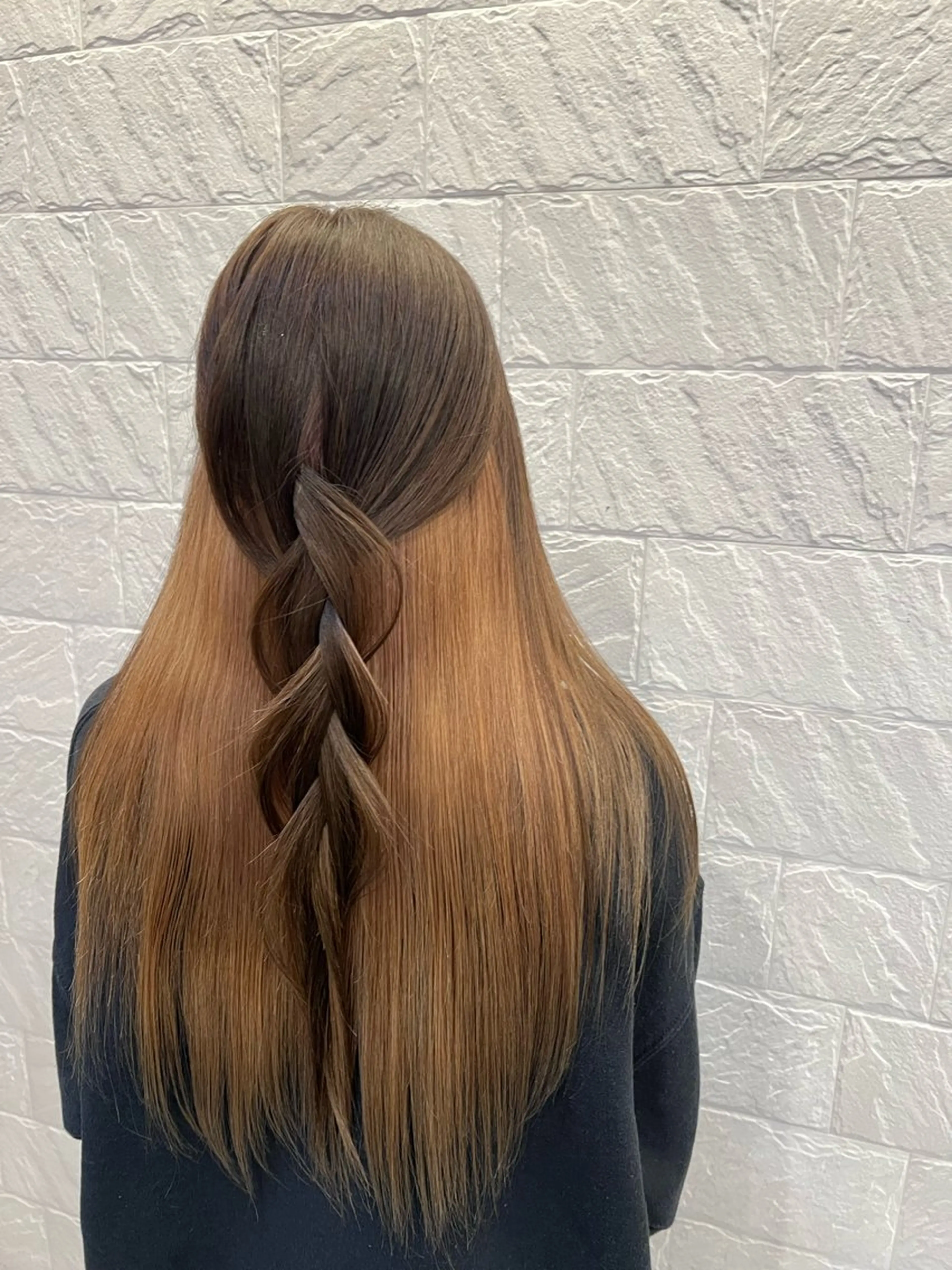 ロング カラー ベージュカラー ブリーチ インナーカラー ヘアカラー ルシア（Lucia）所属・有澤 茉唯のマツエク・マツパデザイン