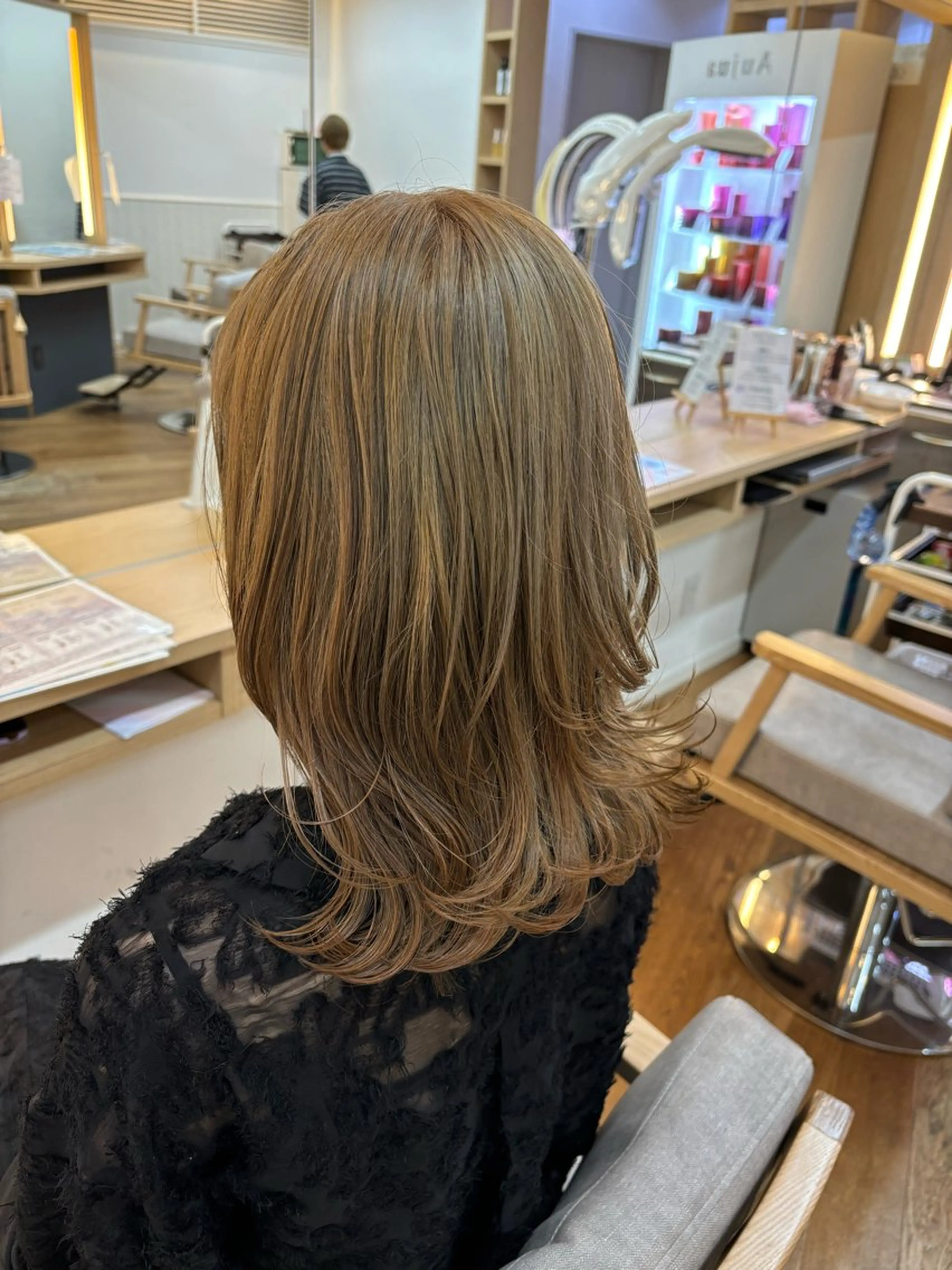 ミディアム カラー ヘアアレンジ ベージュカラー ブリーチ オリーブベージュ ヘアカラー トリートメント 韓国ヘア sasugaのヘアスタイル