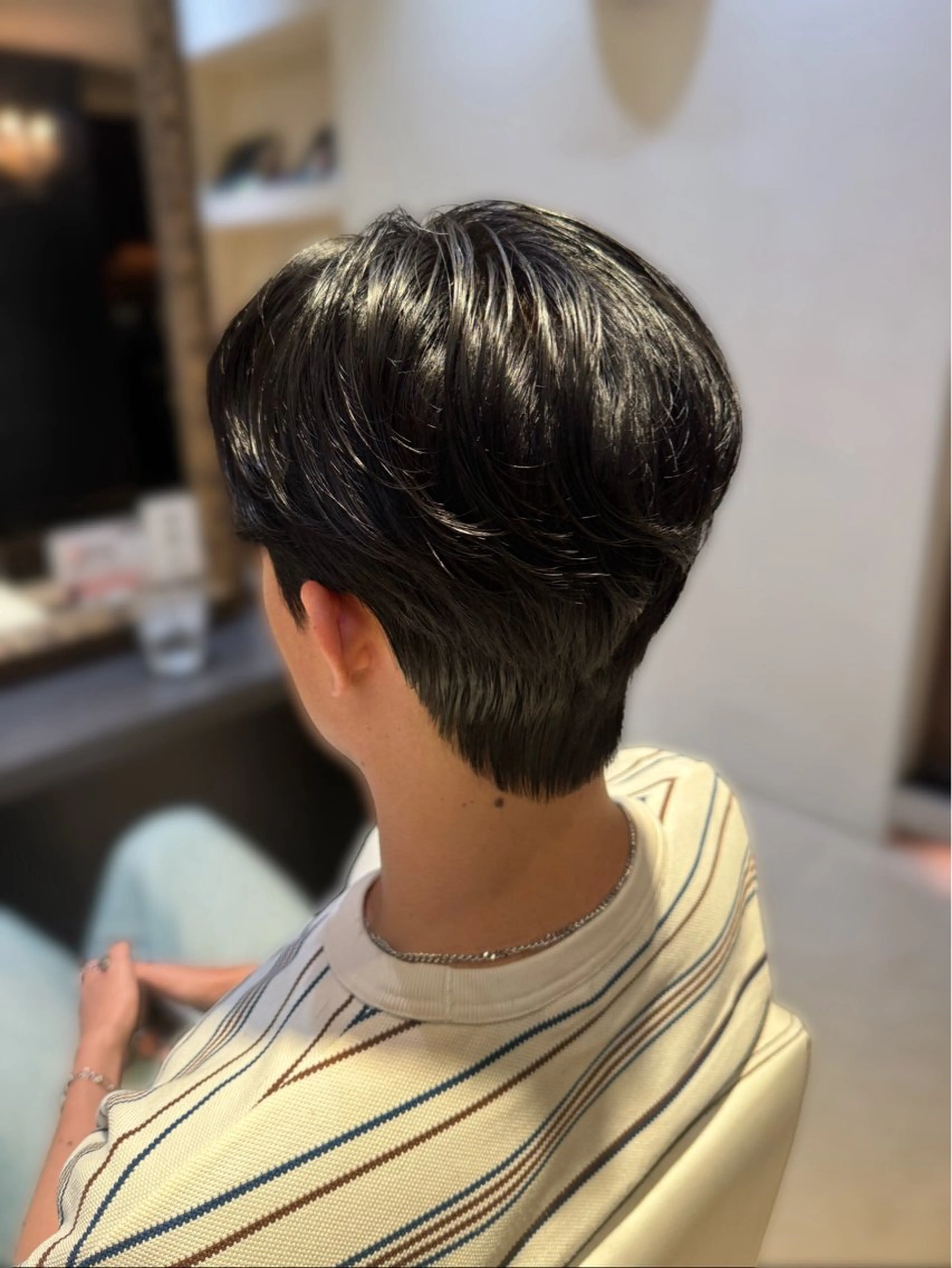 ショート パーマ メンズ センターパート コンマヘア ダウンパーマ カルマパーマ メンズ韓国風 KIM 🇰🇷 カルマ／ダウンパーマのヘアスタイル