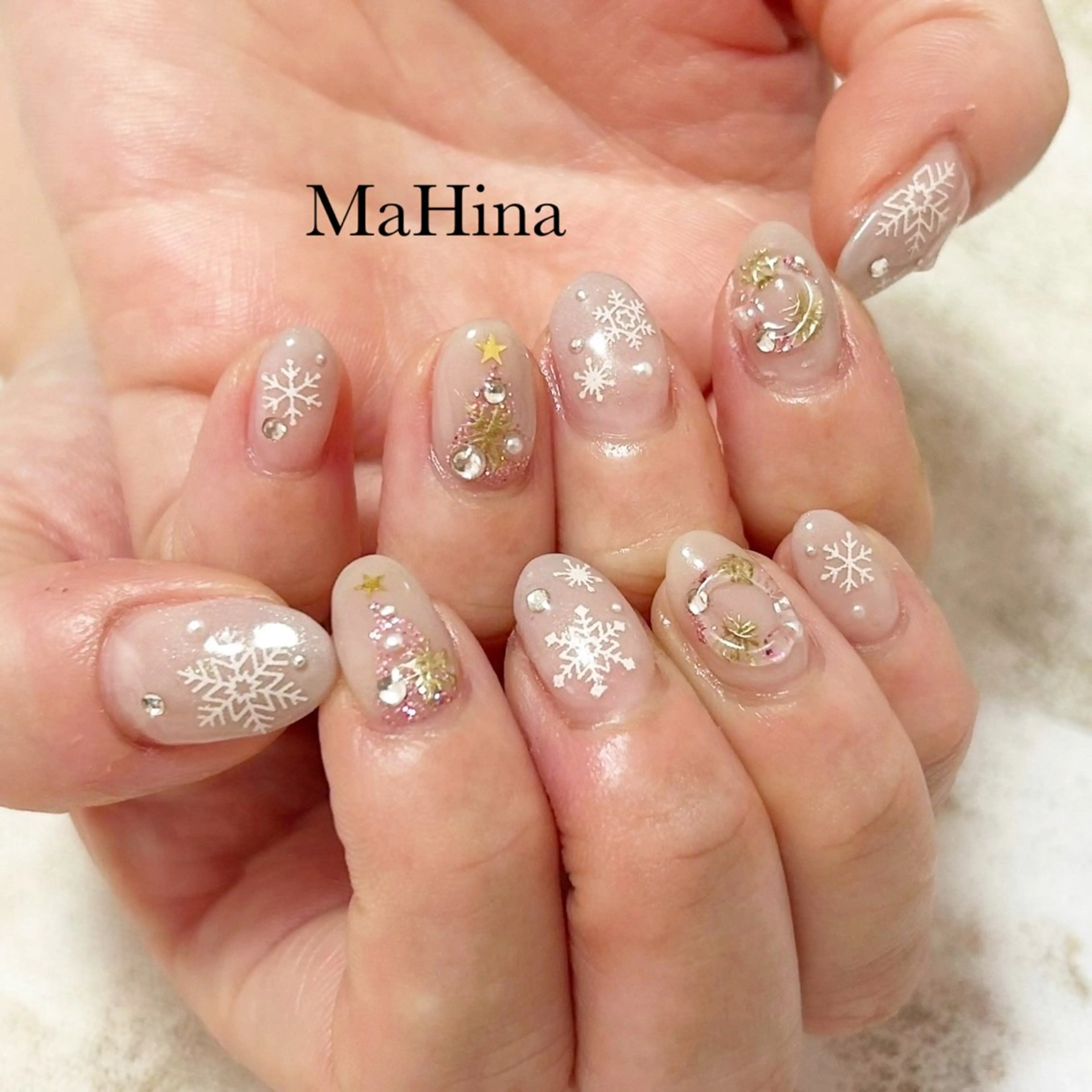 ネイル ジェルネイル キラキラネイル マグネットネイル 冬ネイル クリスマス Healing Salon...MaHina(マヒナ)所属・MaHina🌙 salonのネイルデザイン