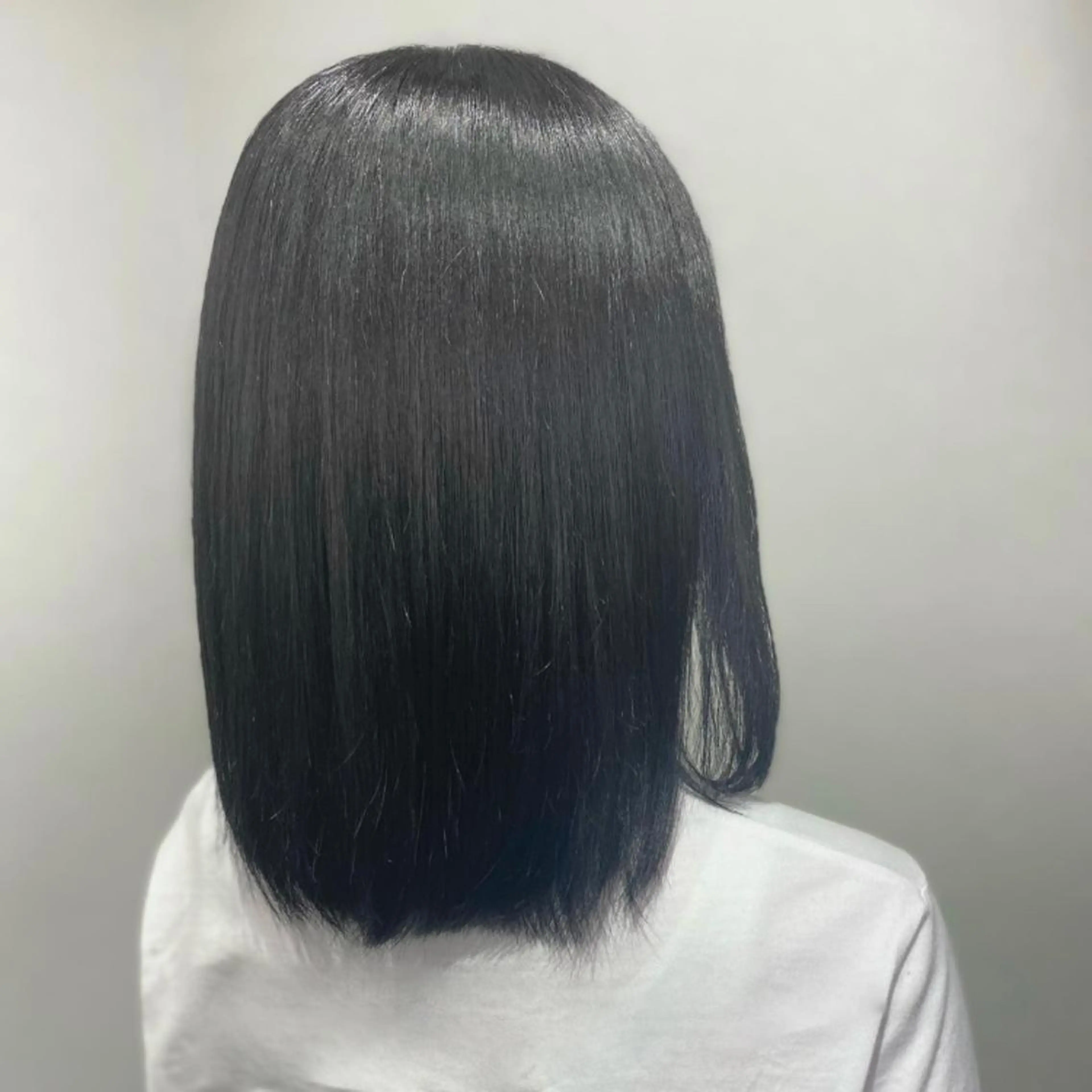 カラー 黒髪 ブリーチ ブルーカラー ブルーブラック ヘアカラー トリートメント 🫧カラー＆エクステ 専門🤍松下🫧のヘアスタイル