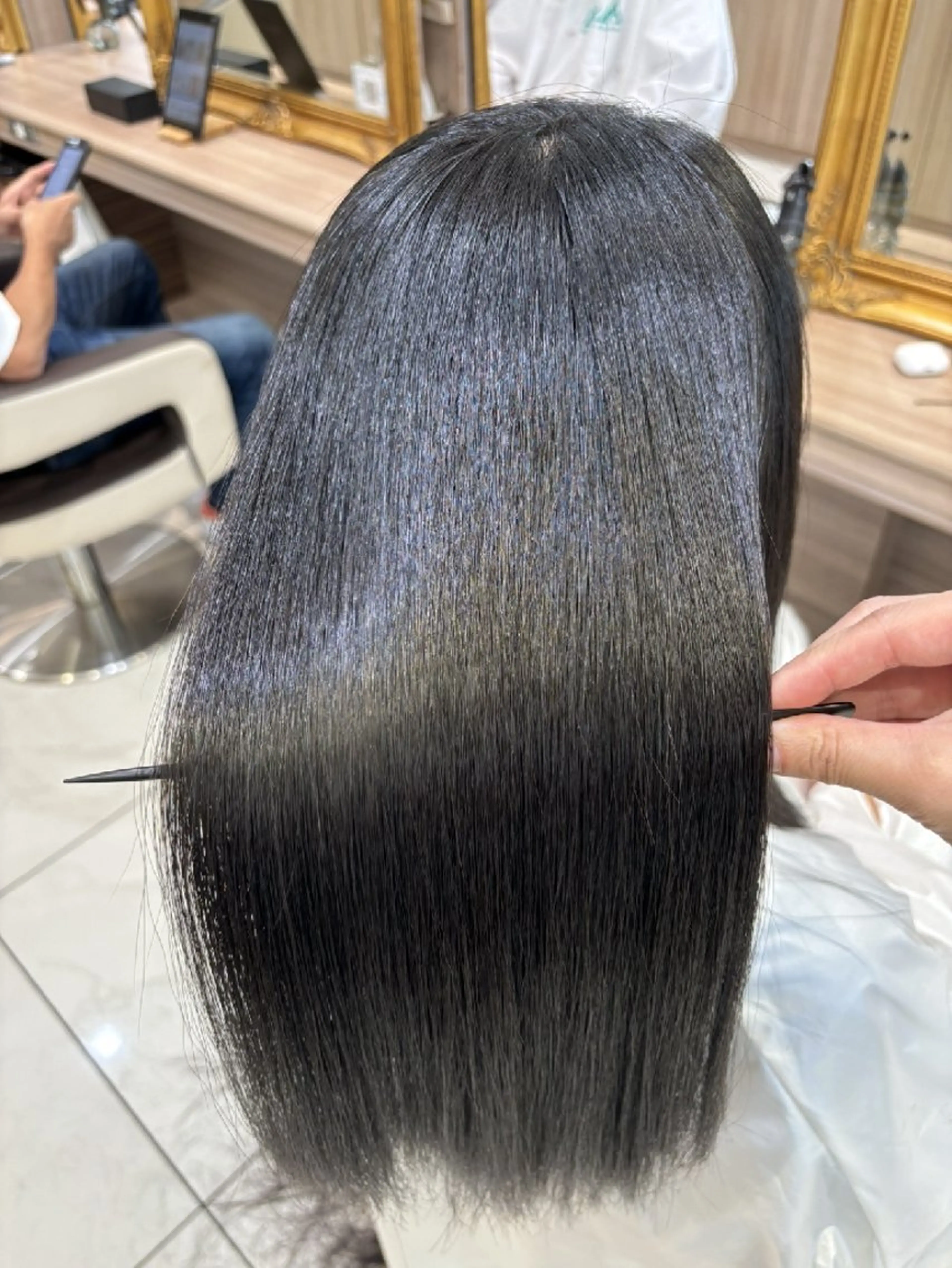 ロング カラー 浅見 愛菜のヘアスタイル