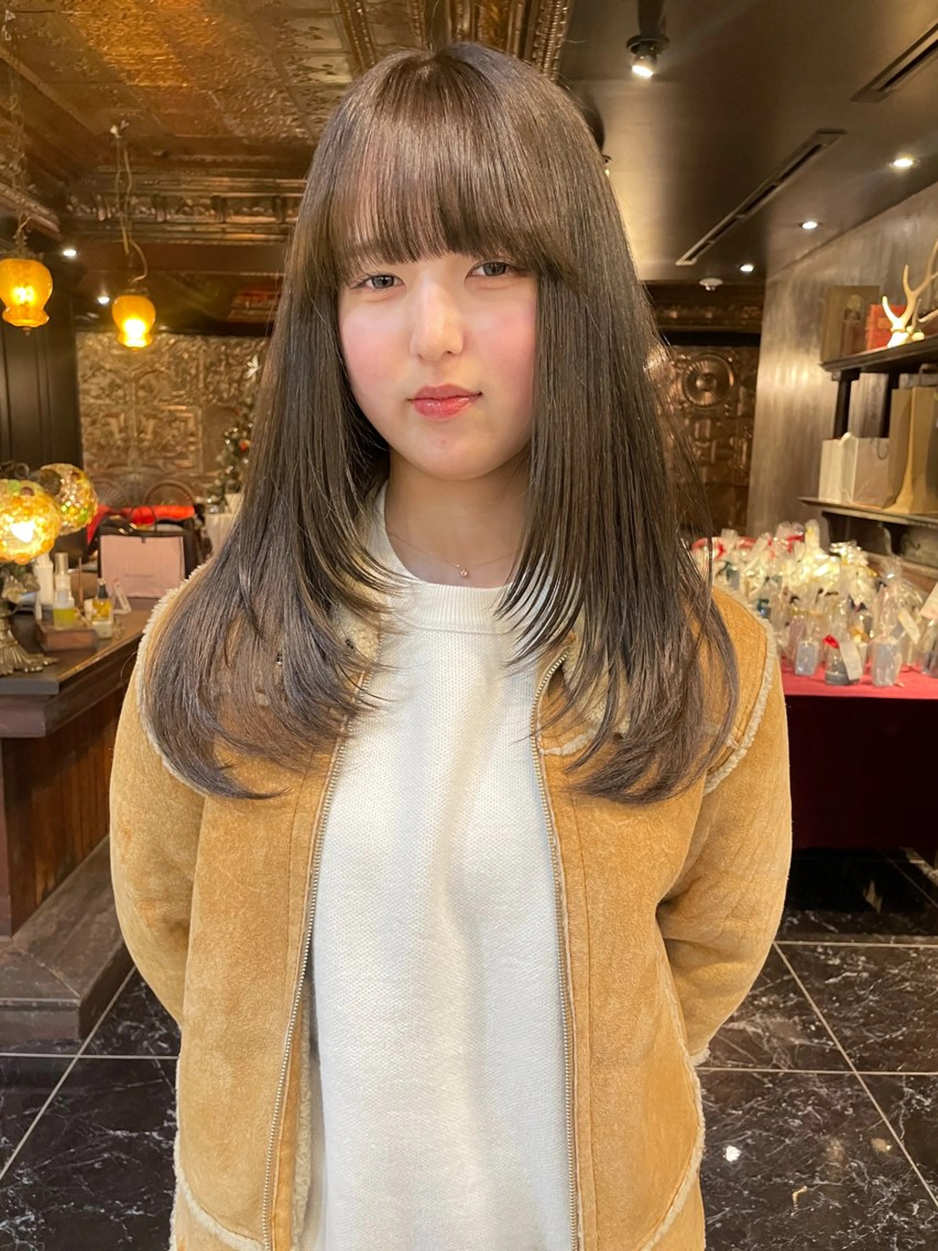 セミロング カラー カット ヘアカラー トリートメント レイヤー/ 透明感カラー/マドカのヘアスタイル